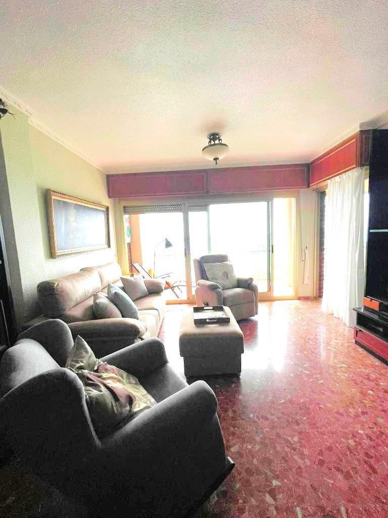 For sale - 4 Bedroom 2 Bathroom Apartment in Torrevieja - Estacion De Autobuses  - Alicante