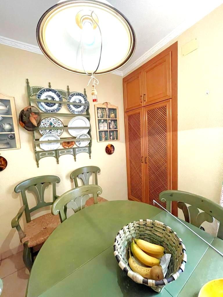 For sale - 4 Bedroom 2 Bathroom Apartment in Torrevieja - Estacion De Autobuses  - Alicante