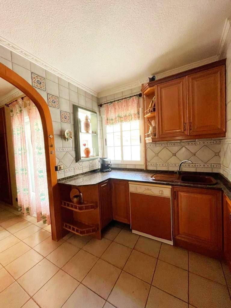 For sale - 4 Bedroom 2 Bathroom Apartment in Torrevieja - Estacion De Autobuses  - Alicante