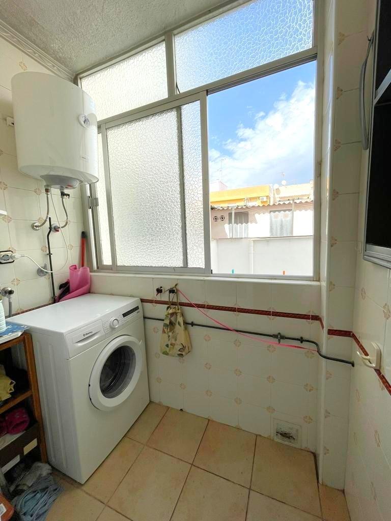 For sale - 4 Bedroom 2 Bathroom Apartment in Torrevieja - Estacion De Autobuses  - Alicante