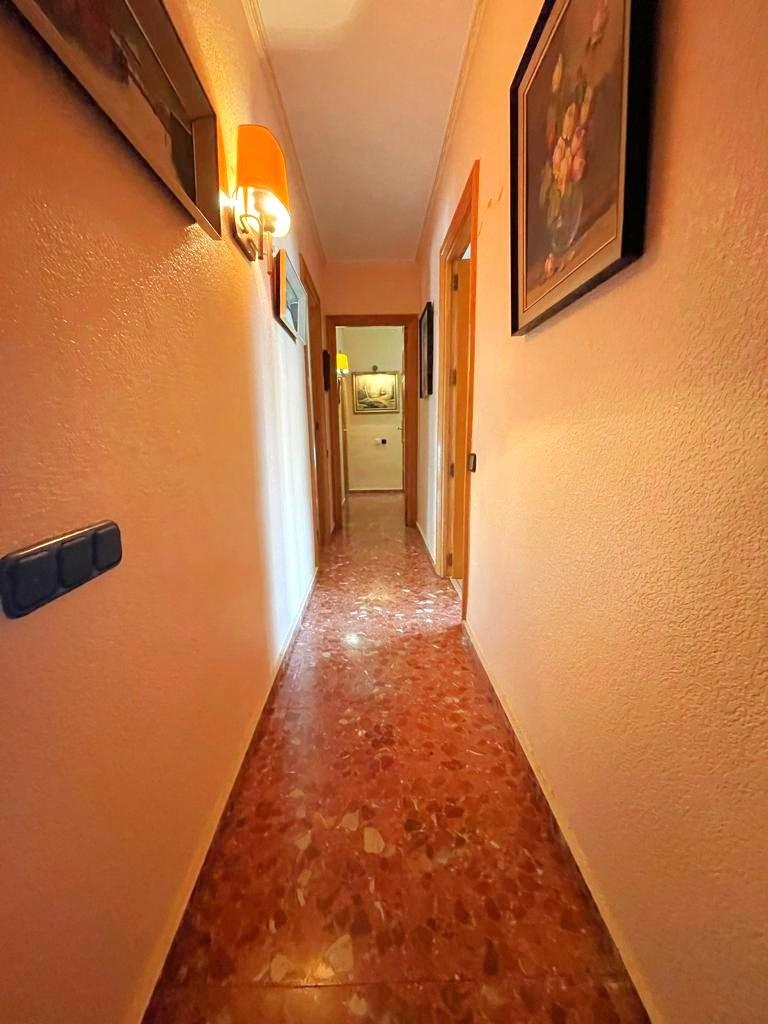 For sale - 4 Bedroom 2 Bathroom Apartment in Torrevieja - Estacion De Autobuses  - Alicante