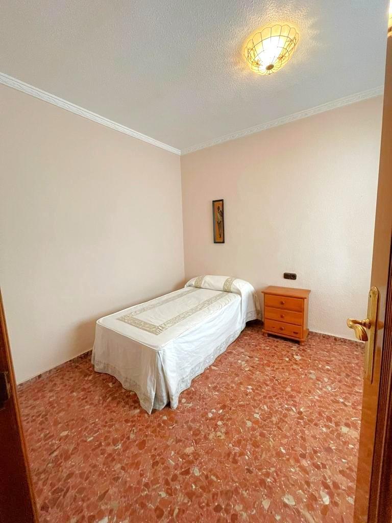 For sale - 4 Bedroom 2 Bathroom Apartment in Torrevieja - Estacion De Autobuses  - Alicante