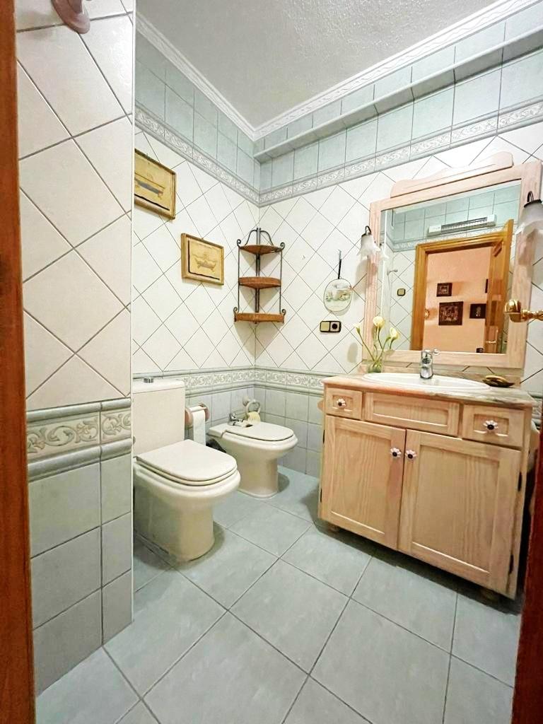 For sale - 4 Bedroom 2 Bathroom Apartment in Torrevieja - Estacion De Autobuses  - Alicante