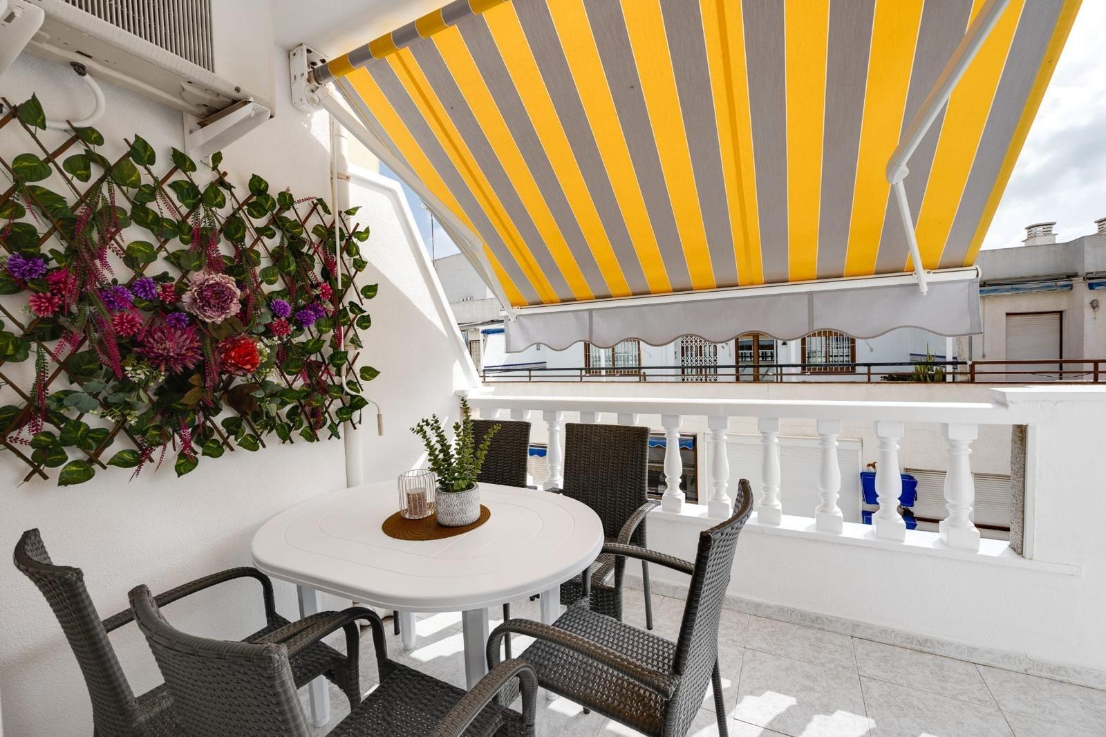 For sale - 2 Bedroom 1 Bathroom Apartment in Torrevieja - Estacion De Autobuses  - Alicante
