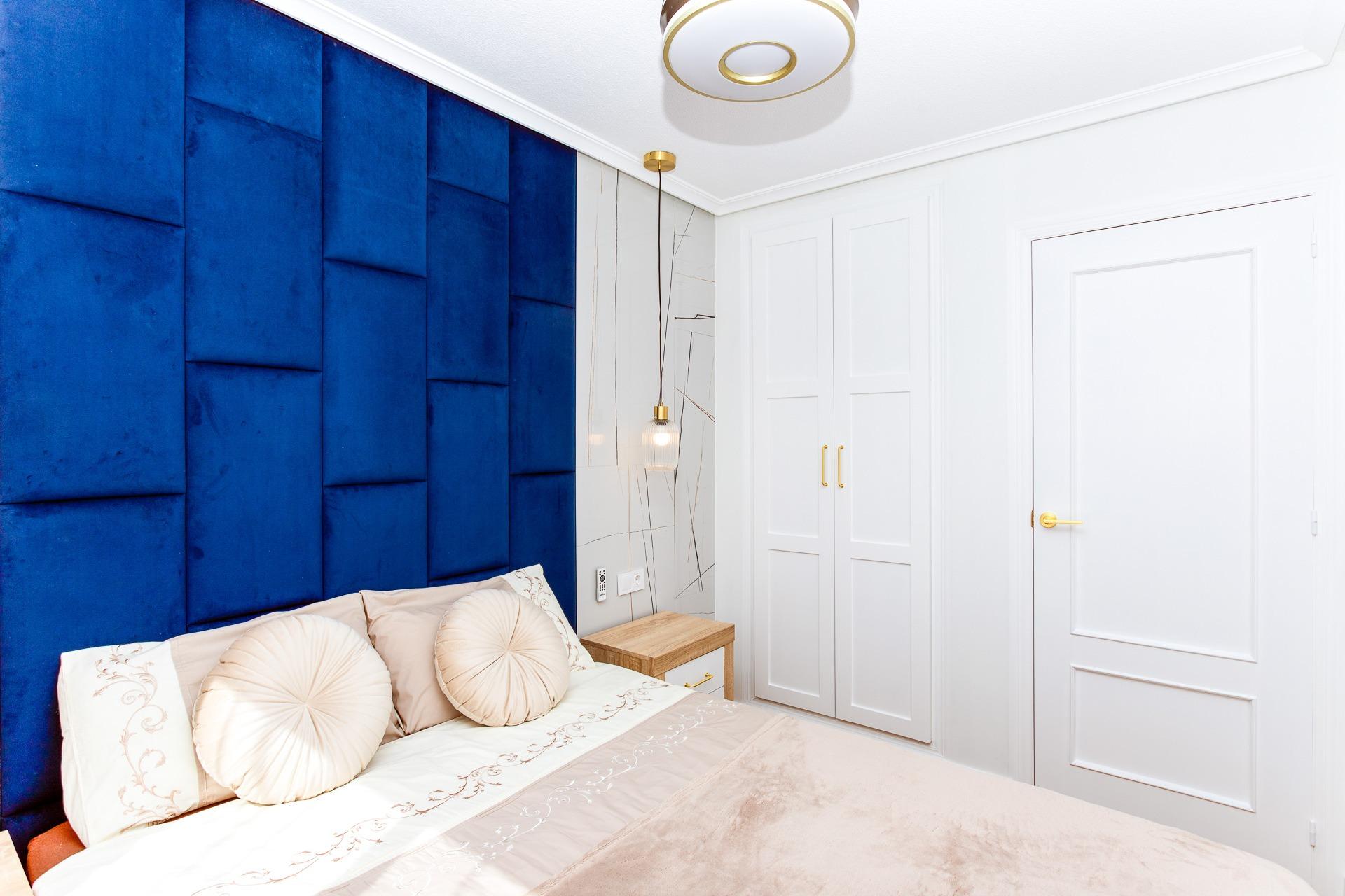 For sale - 2 Bedroom 1 Bathroom Apartment in Torrevieja - Centro  - Alicante