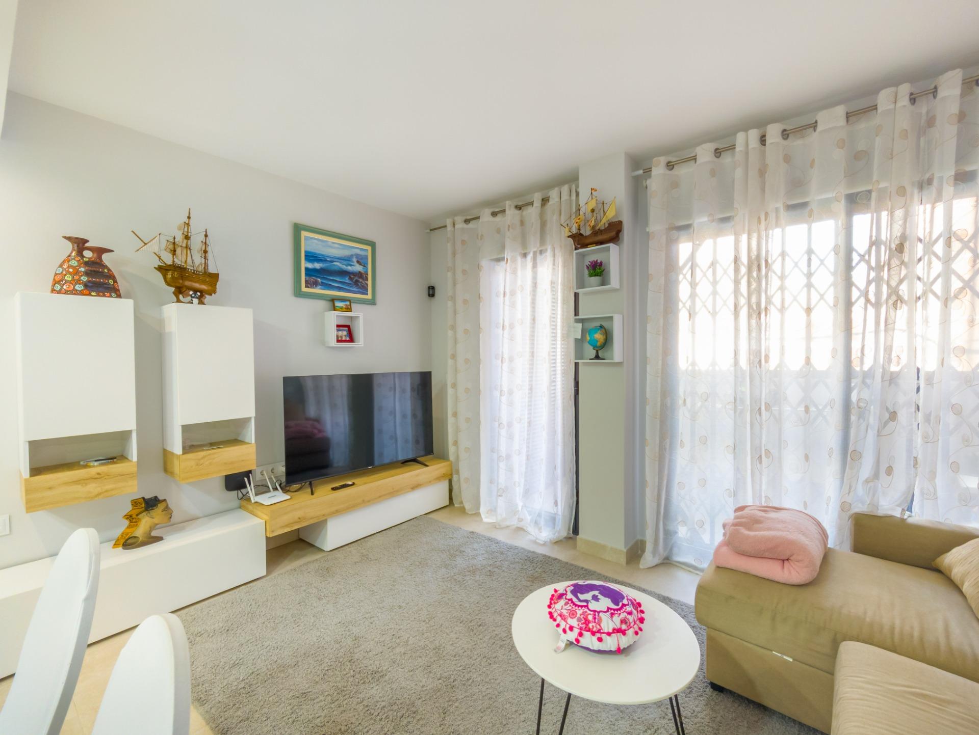 For sale - 2 Bedroom 2 Bathroom Apartment in Torrevieja - Estacion De Autobuses  - Alicante