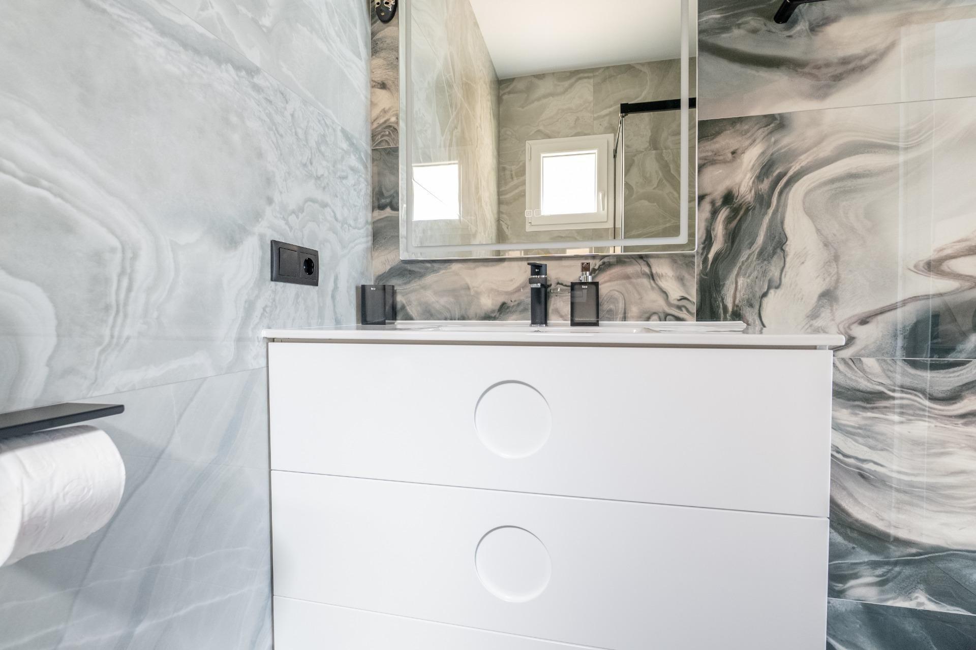 For sale - 4 Bedroom 3 Bathroom Town House in Torrevieja - Punta Prima  - Alicante