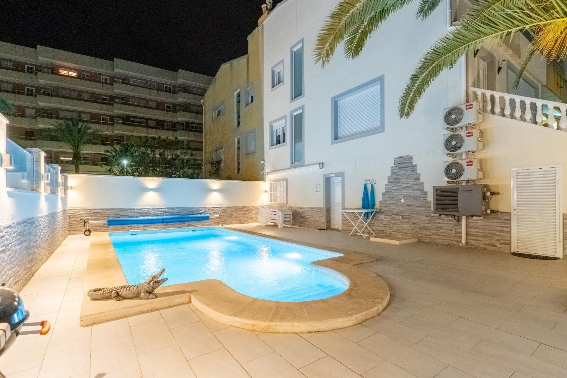 For sale - 4 Bedroom 3 Bathroom Town House in Torrevieja - Punta Prima  - Alicante