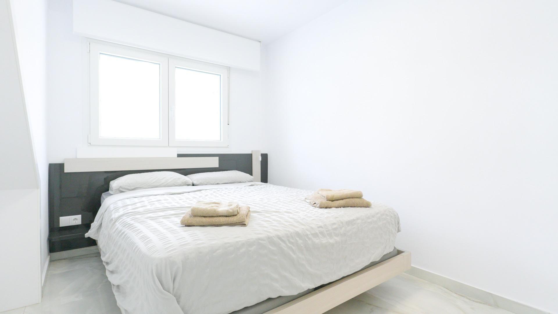 For sale - 4 Bedroom 3 Bathroom Town House in Torrevieja - Punta Prima  - Alicante