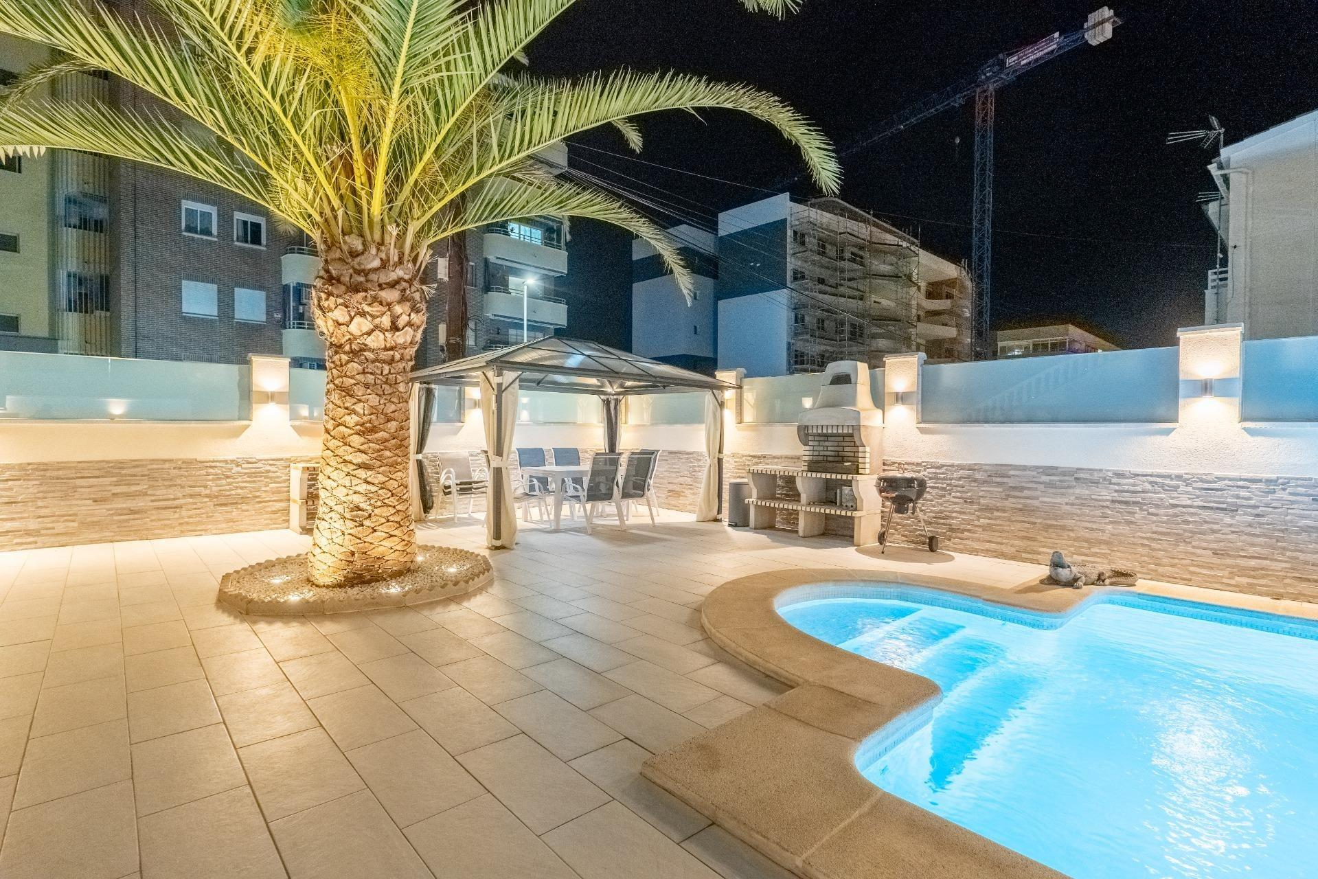 For sale - 4 Bedroom 3 Bathroom Town House in Torrevieja - Punta Prima  - Alicante