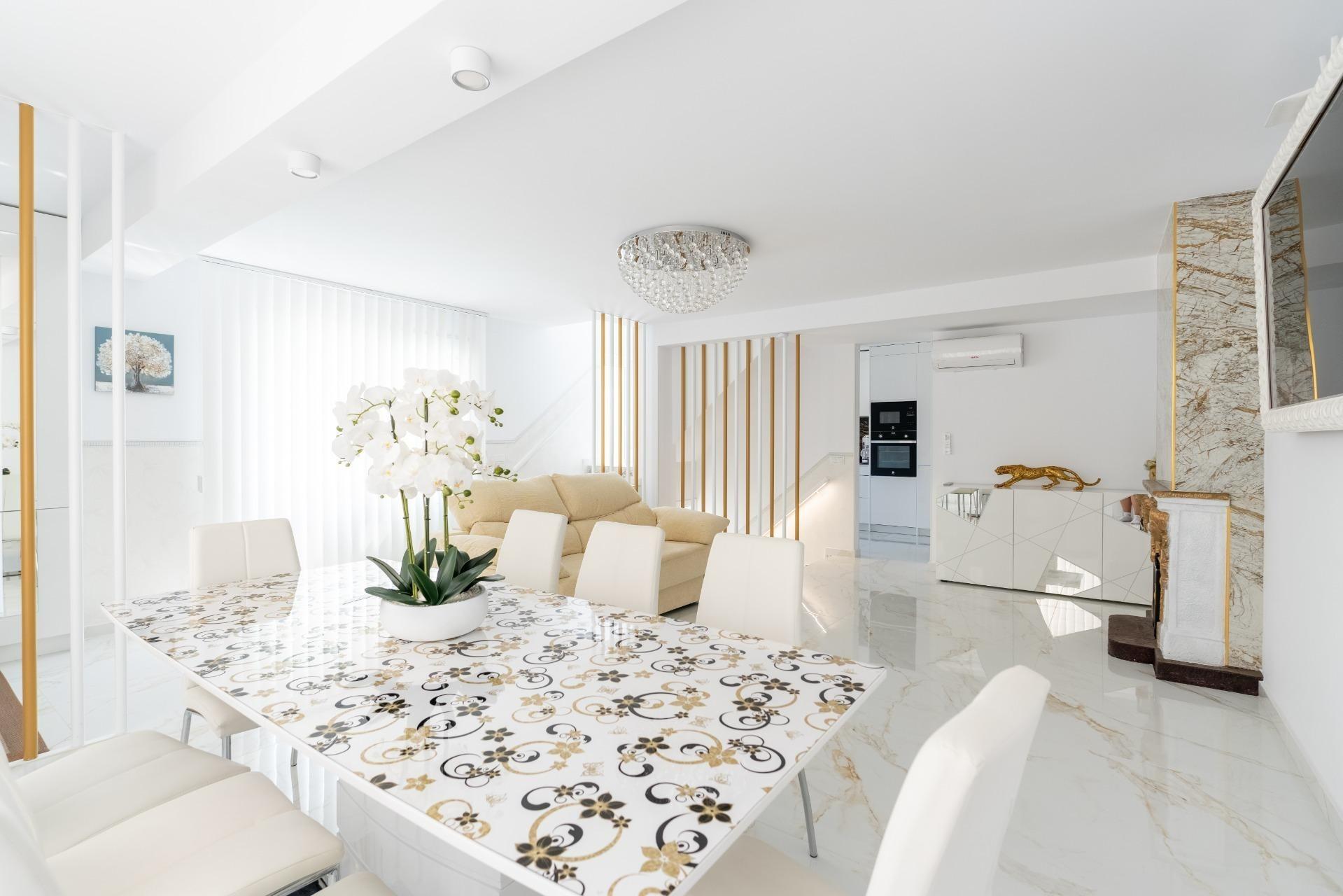 For sale - 4 Bedroom 3 Bathroom Town House in Torrevieja - Punta Prima  - Alicante