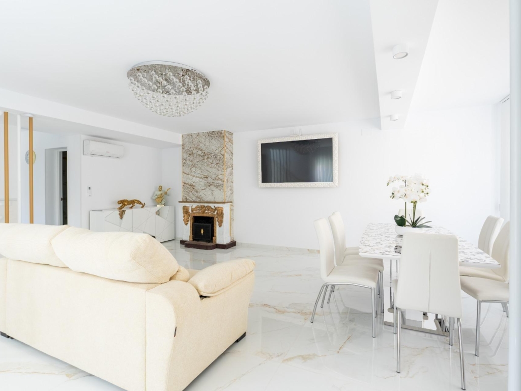 4 Bedroom 3 Bathroom Town House in Torrevieja