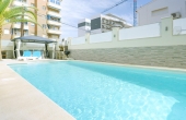 27-40-459-11-927/77250, 4 Bedroom 3 Bathroom Town House in Torrevieja