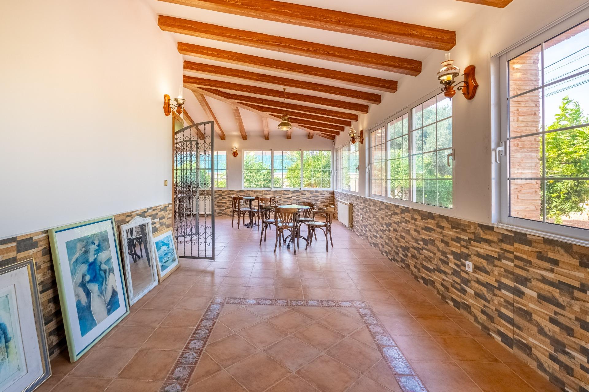 For sale - 6 Bedroom 3 Bathroom Villa in Torrevieja - El Chaparral  - Alicante