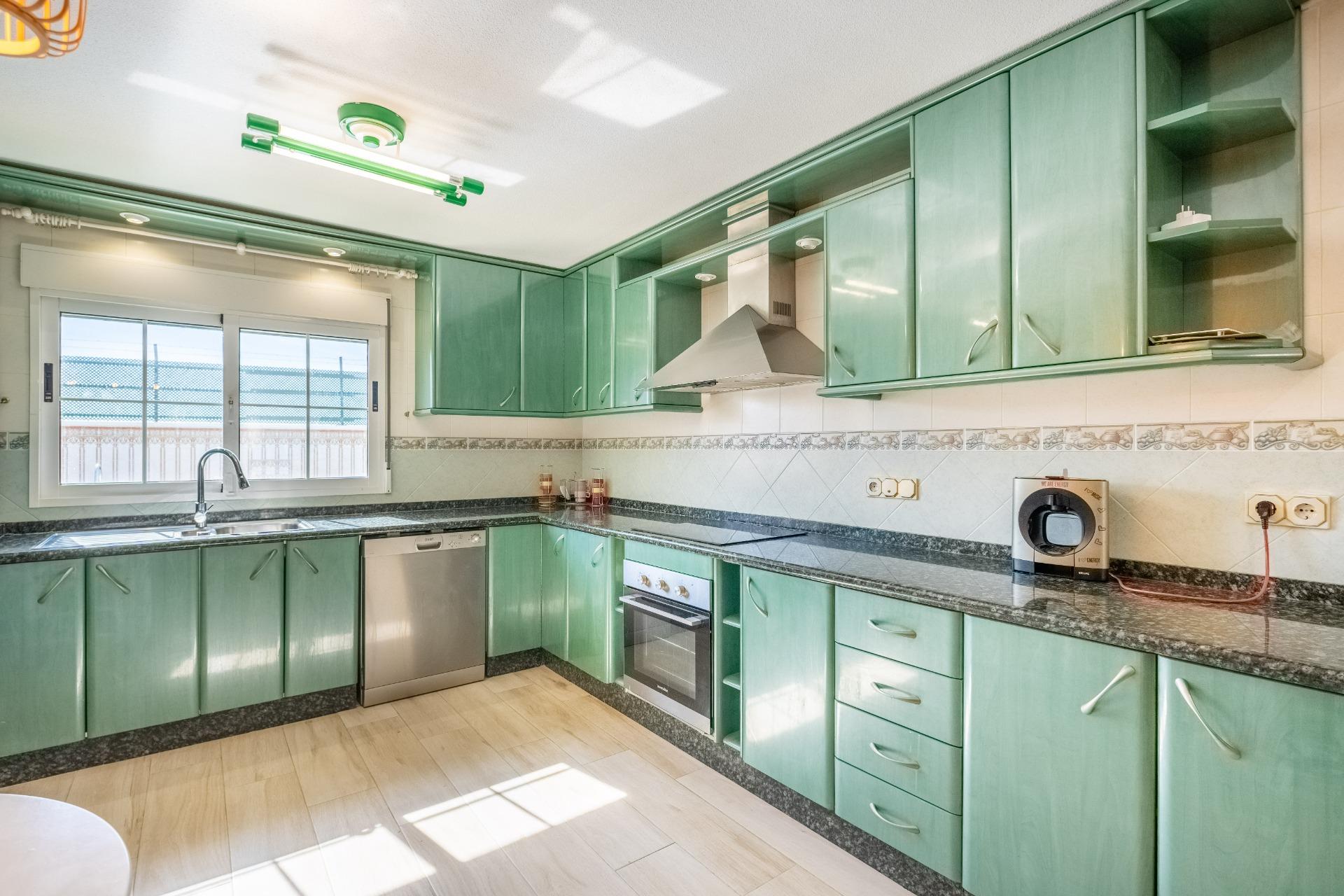 For sale - 6 Bedroom 3 Bathroom Villa in Torrevieja - El Chaparral  - Alicante