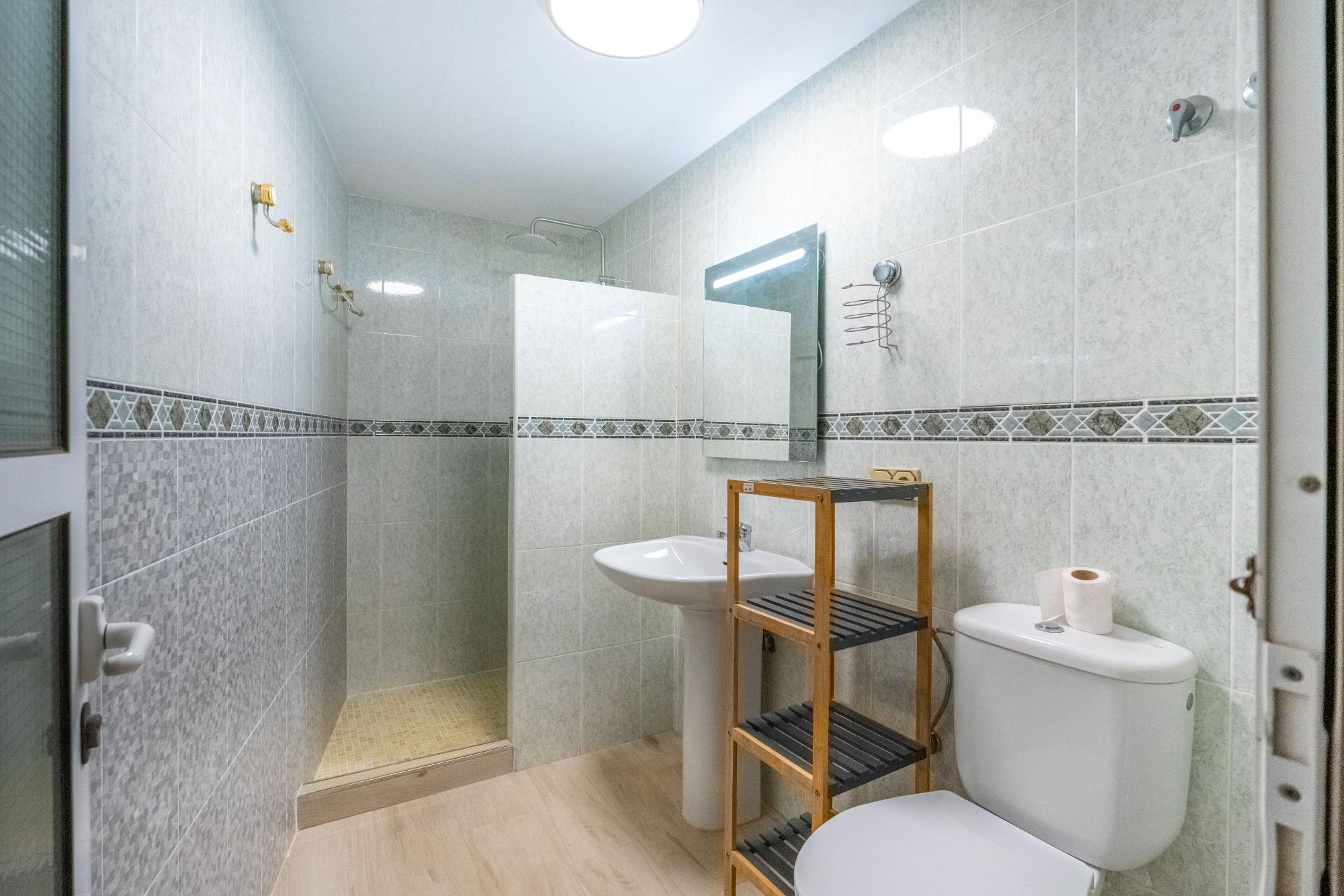 For sale - 6 Bedroom 3 Bathroom Villa in Torrevieja - El Chaparral  - Alicante