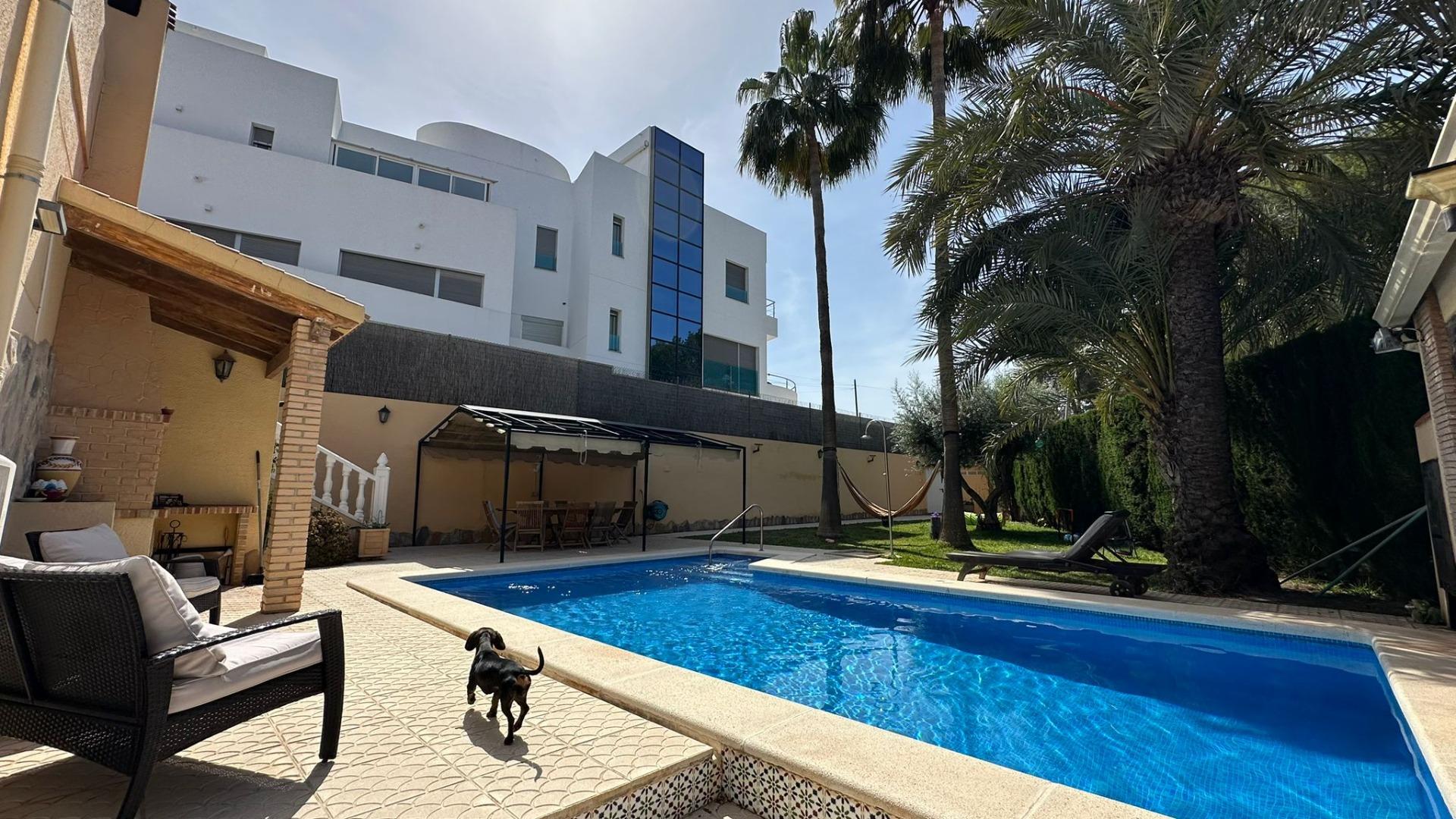 For sale - 4 Bedroom 2 Bathroom Villa in Torrevieja - Los Balcones - Los Altos Del Edén  - Alicante