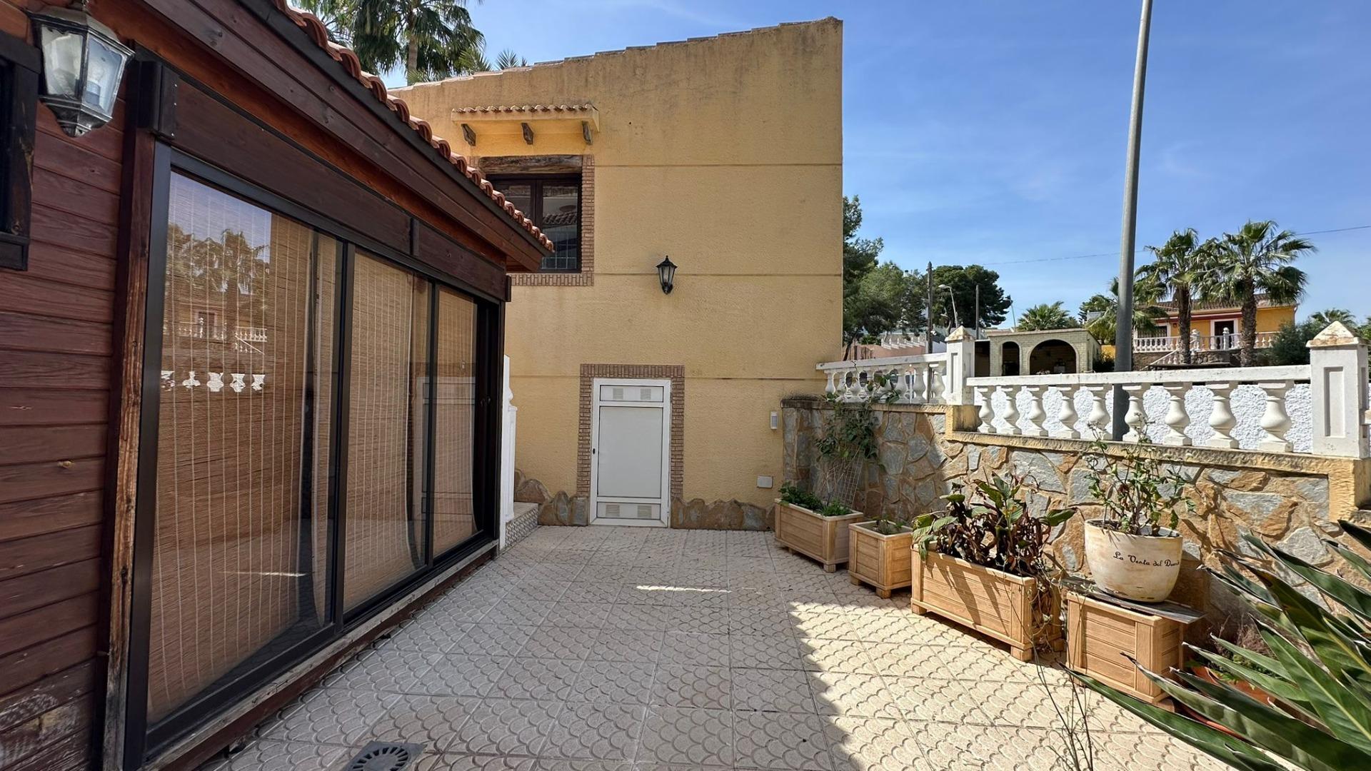For sale - 4 Bedroom 2 Bathroom Villa in Torrevieja - Los Balcones - Los Altos Del Edén  - Alicante