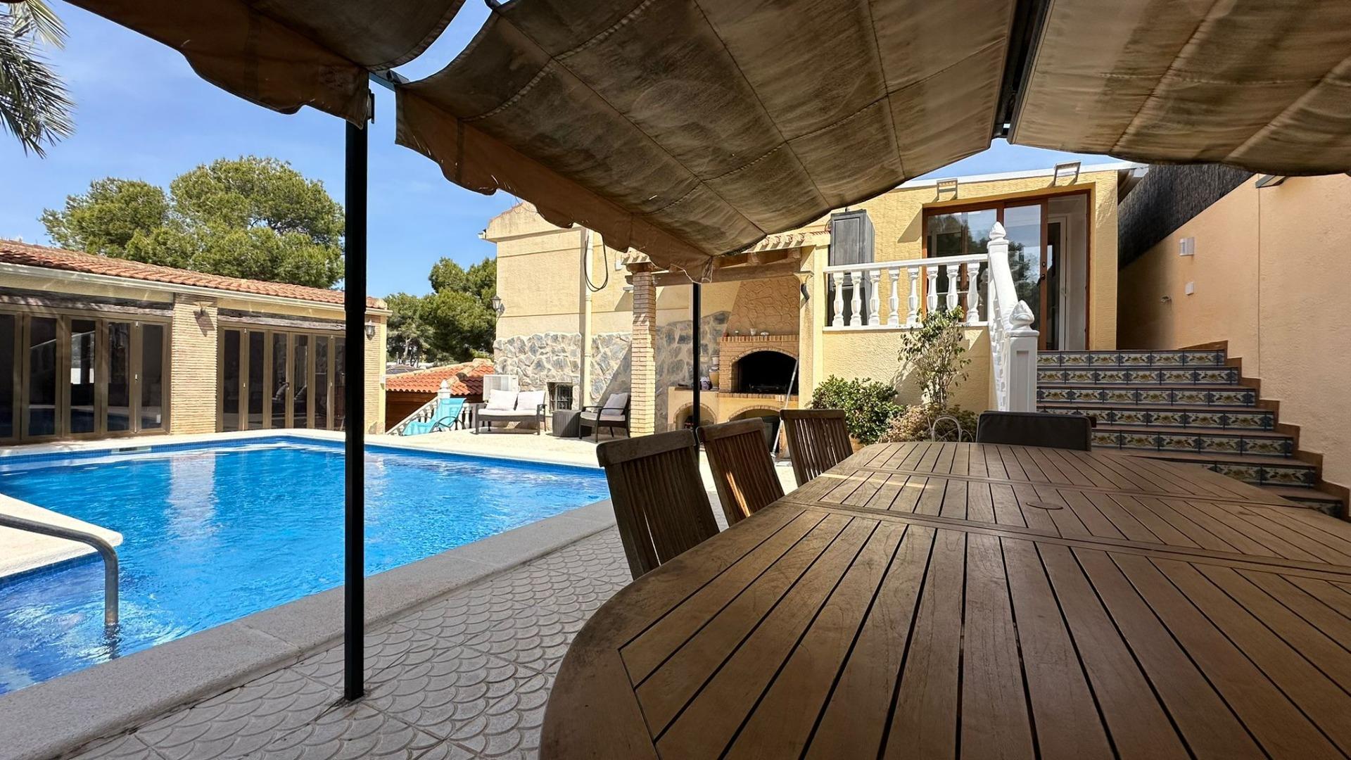 For sale - 4 Bedroom 2 Bathroom Villa in Torrevieja - Los Balcones - Los Altos Del Edén  - Alicante