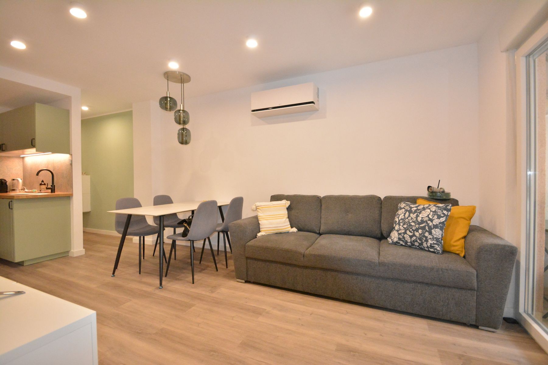 For sale - 2 Bedroom 1 Bathroom Apartment in Torrevieja - Costa Blanca  - Alicante