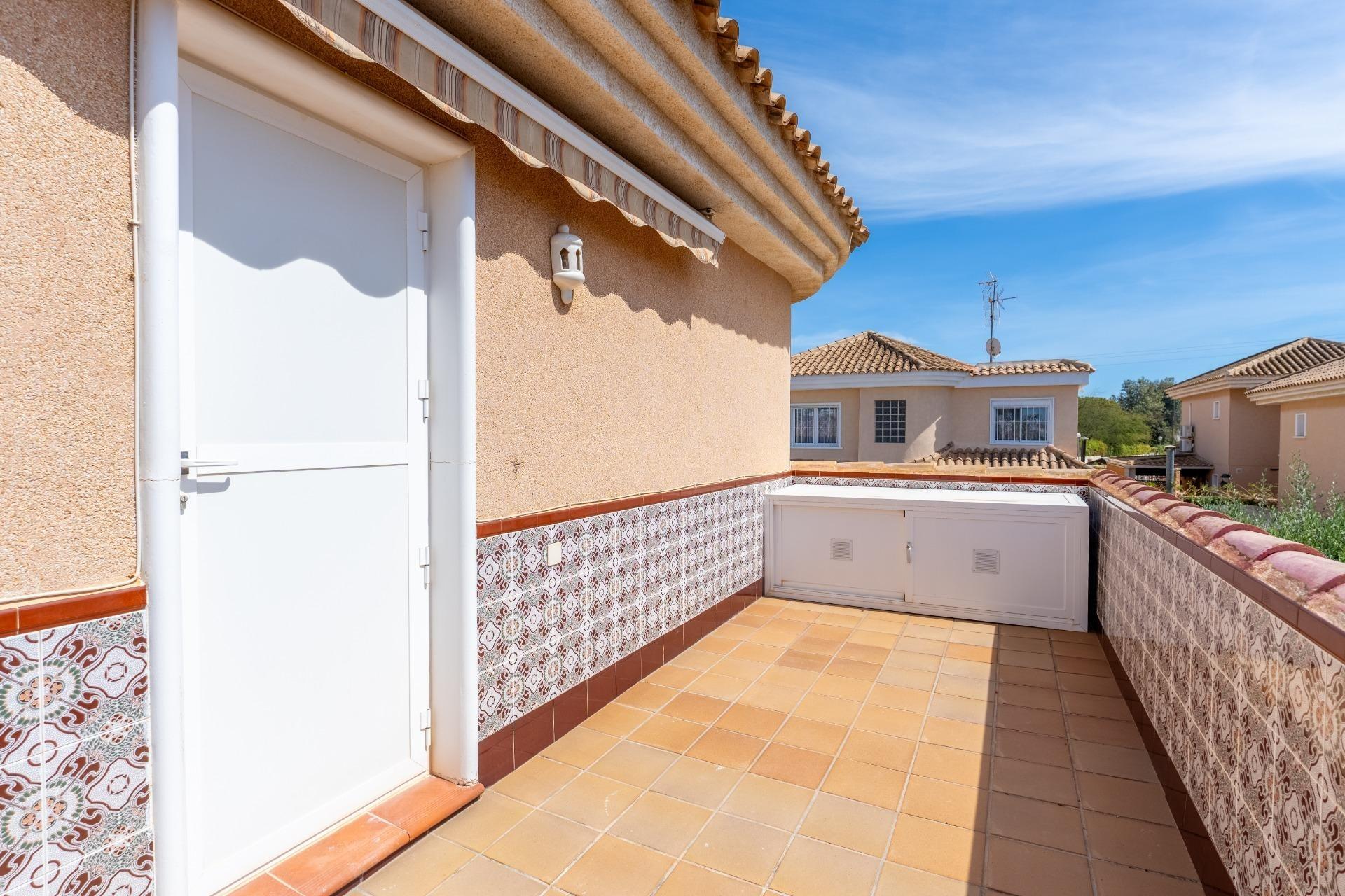 For sale - 3 Bedroom 2 Bathroom Villa in Torrevieja - Los Balcones - Los Altos Del Edén  - Alicante