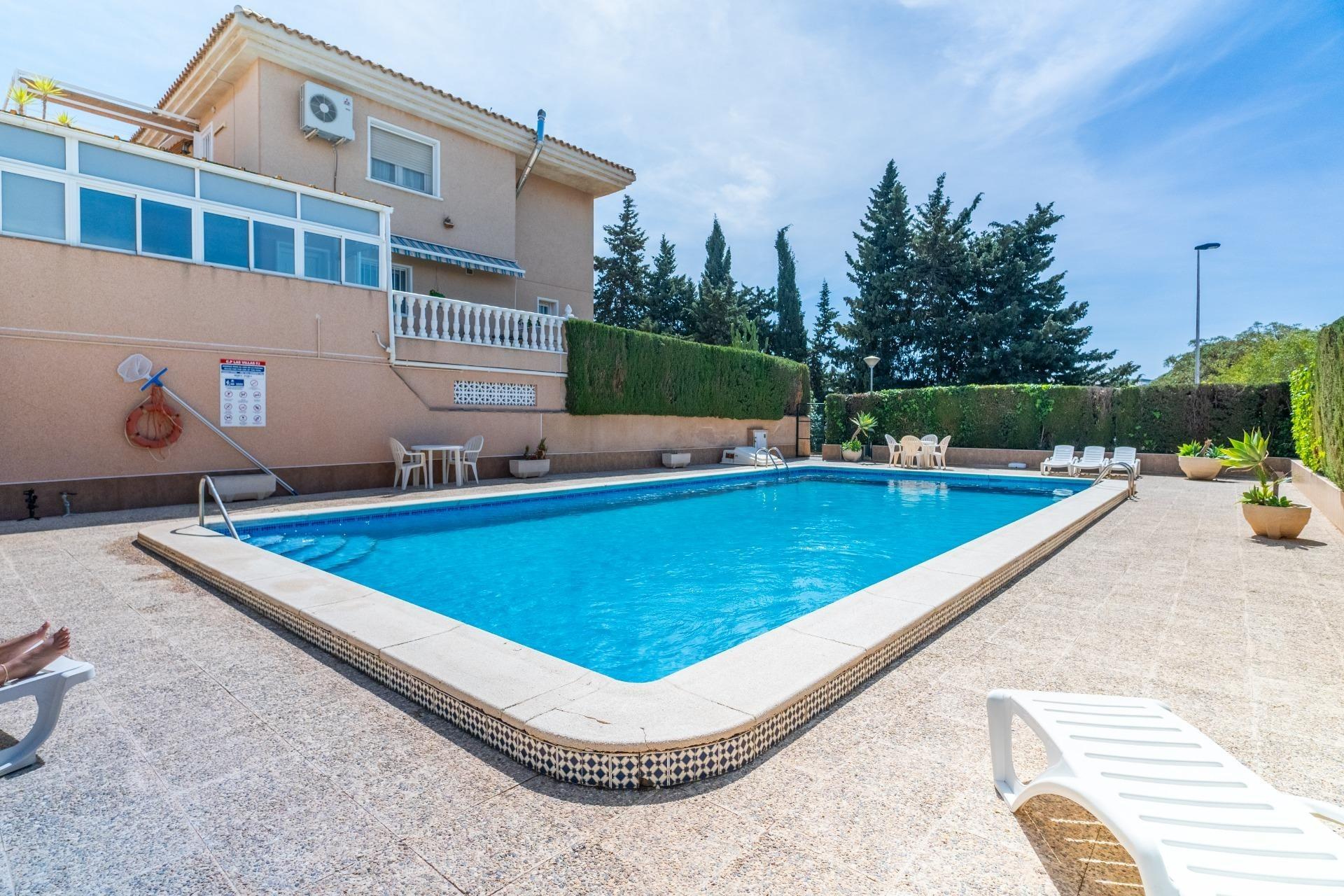 For sale - 3 Bedroom 2 Bathroom Villa in Torrevieja - Los Balcones - Los Altos Del Edén  - Alicante
