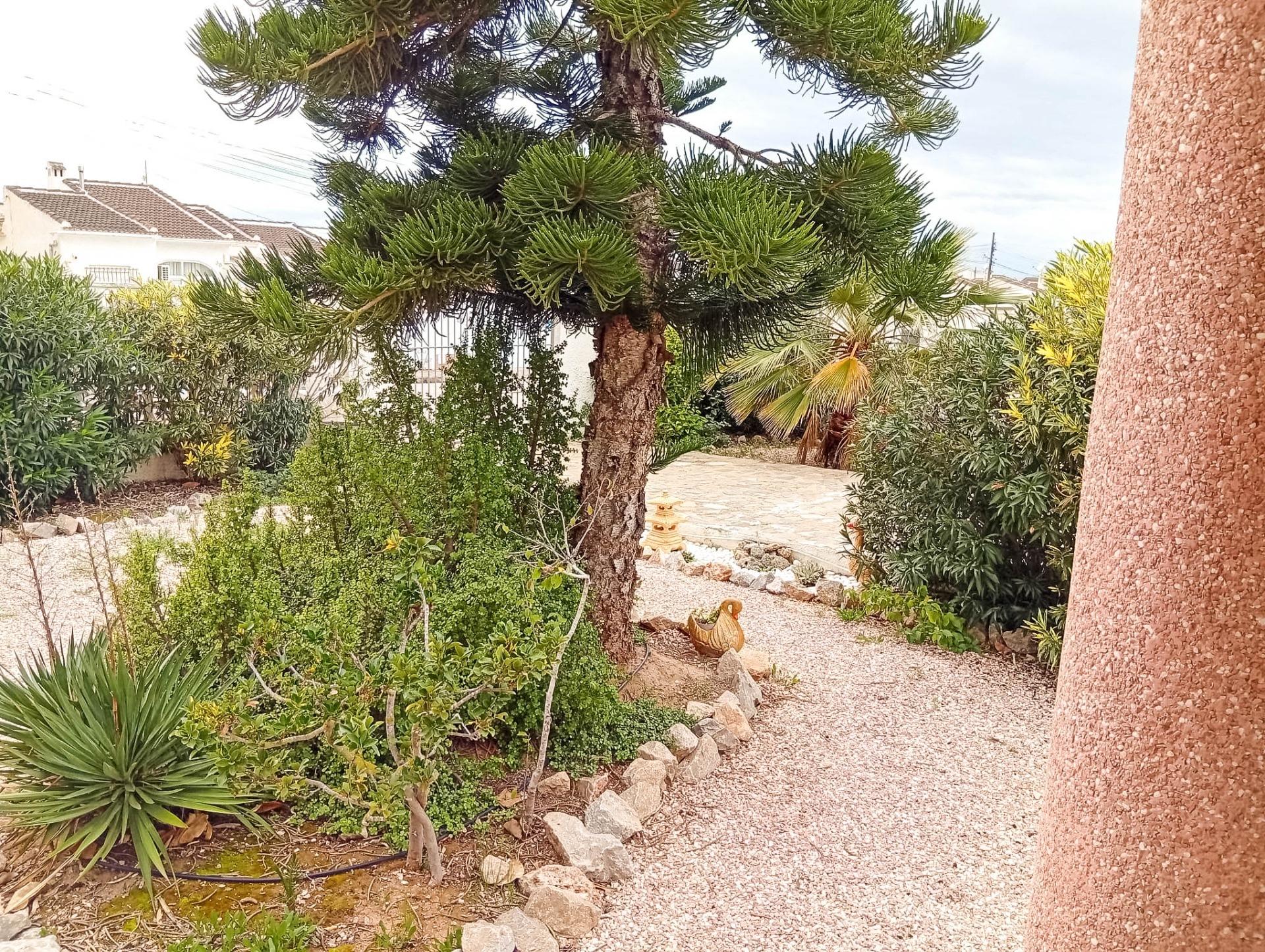 For sale - 4 Bedroom 2 Bathroom Villa in Torrevieja - La Siesta  - Alicante