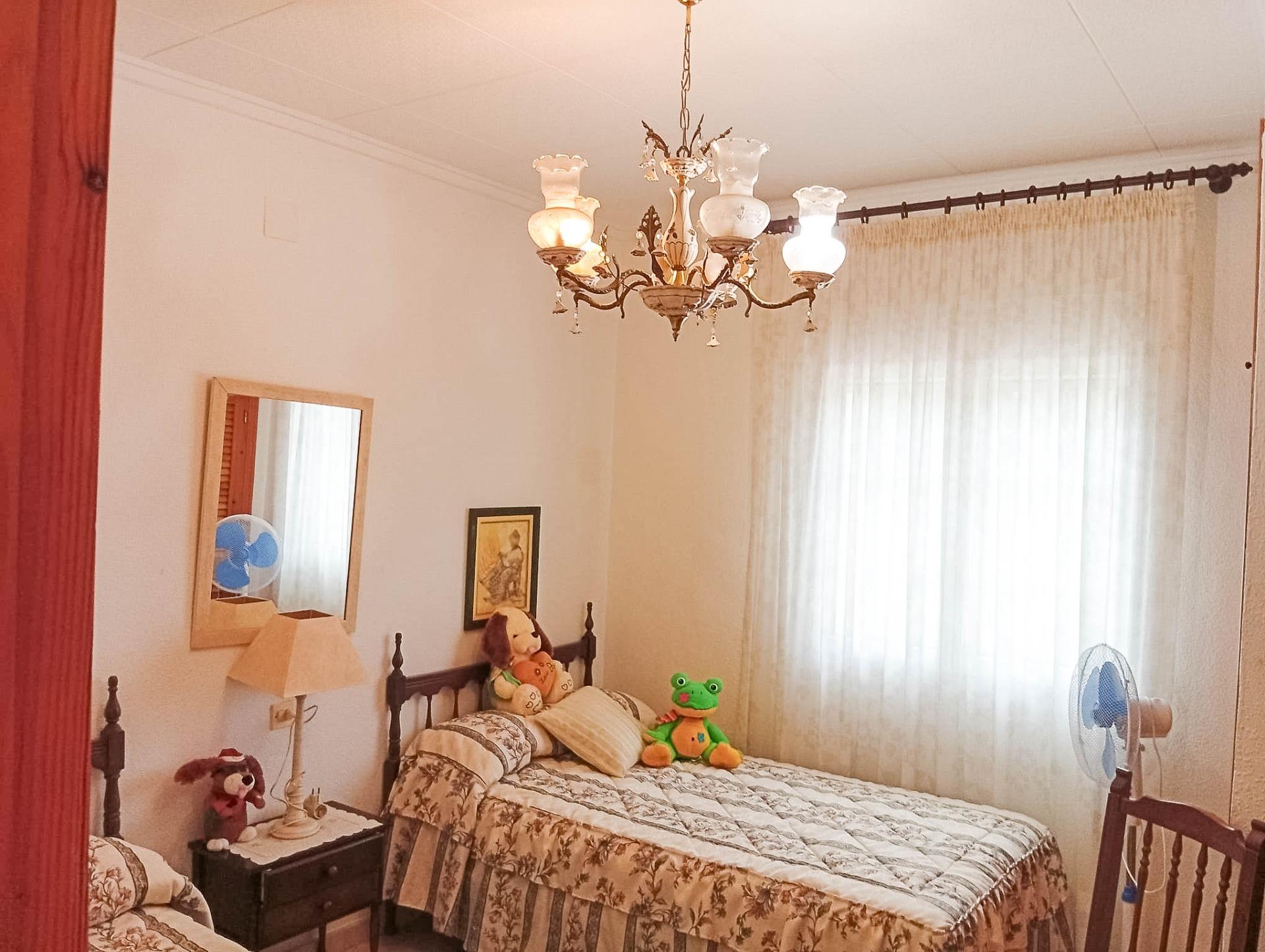 For sale - 4 Bedroom 2 Bathroom Villa in Torrevieja - La Siesta  - Alicante