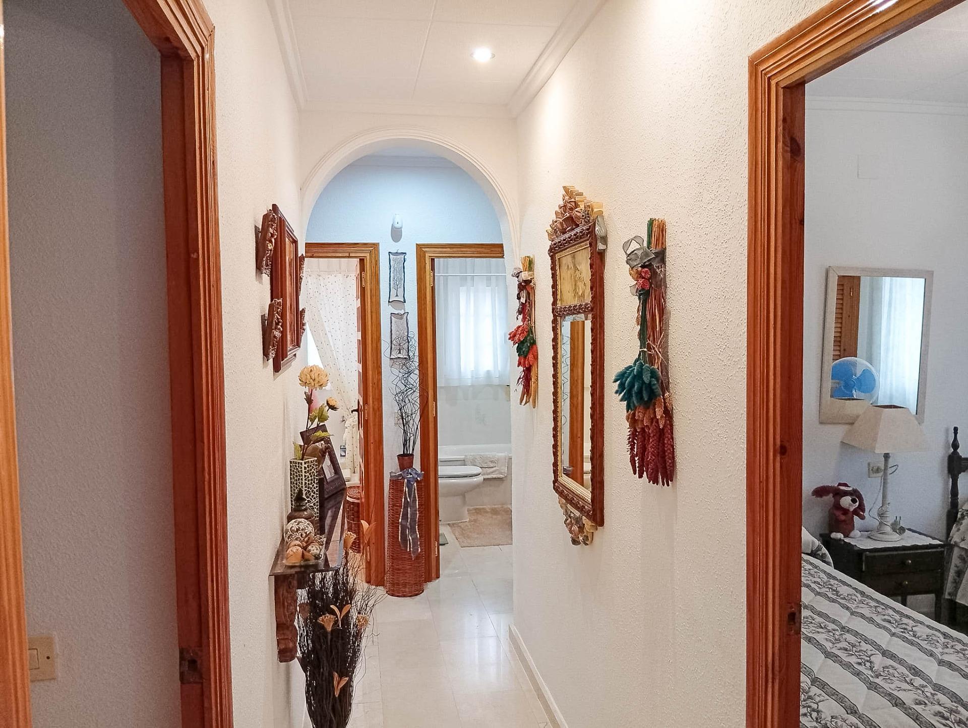 For sale - 4 Bedroom 2 Bathroom Villa in Torrevieja - La Siesta  - Alicante