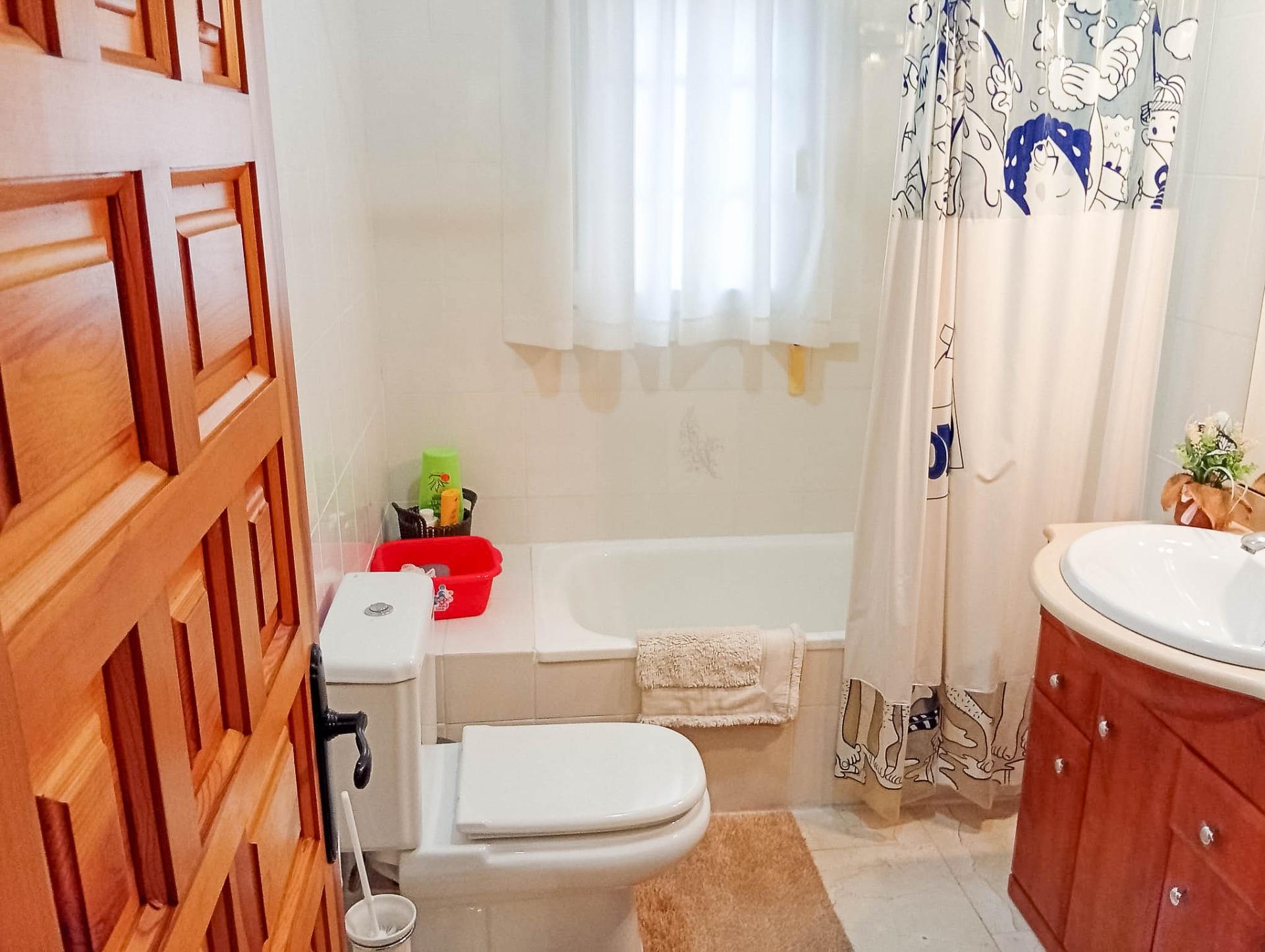 For sale - 4 Bedroom 2 Bathroom Villa in Torrevieja - La Siesta  - Alicante