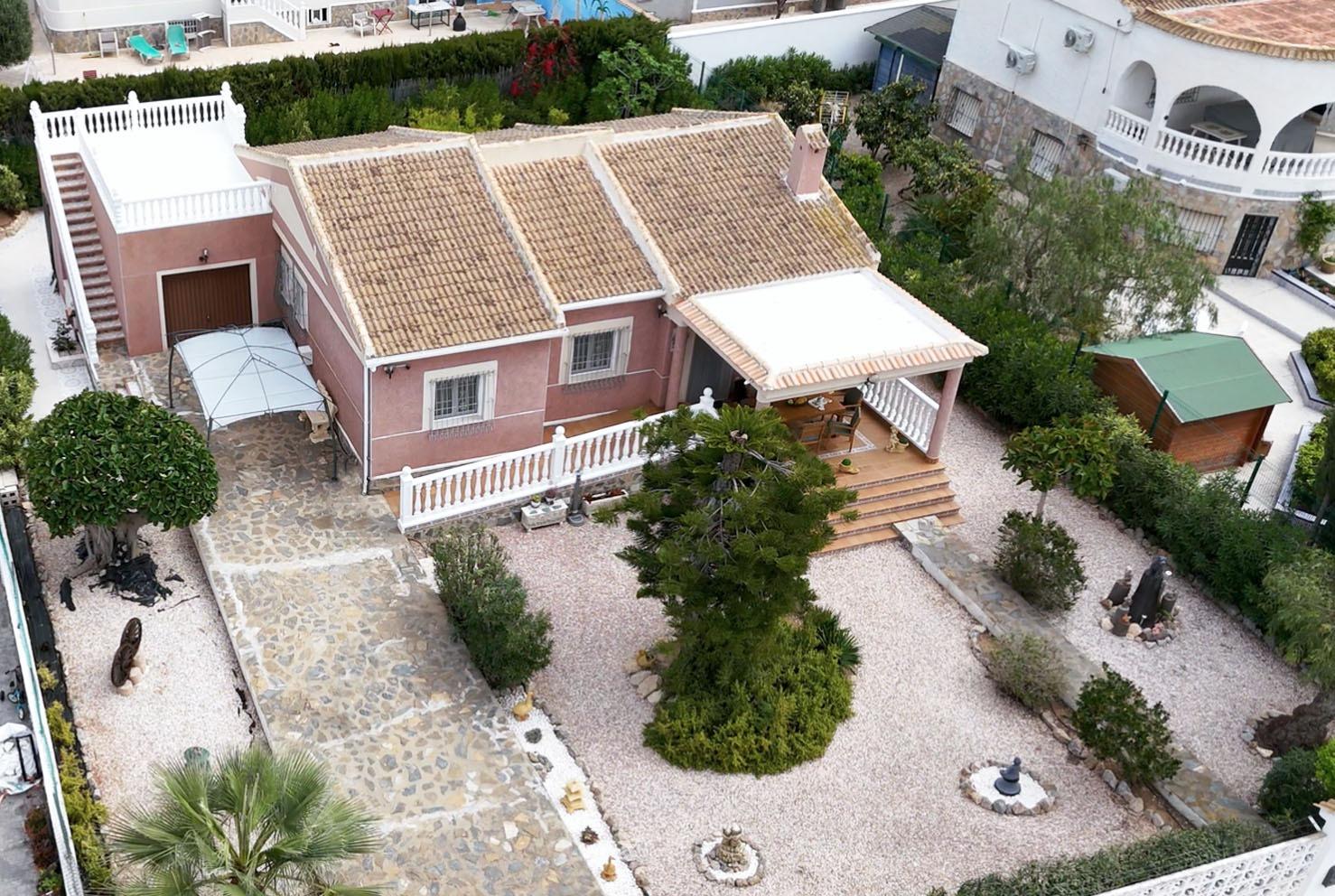 For sale - 4 Bedroom 2 Bathroom Villa in Torrevieja - La Siesta  - Alicante