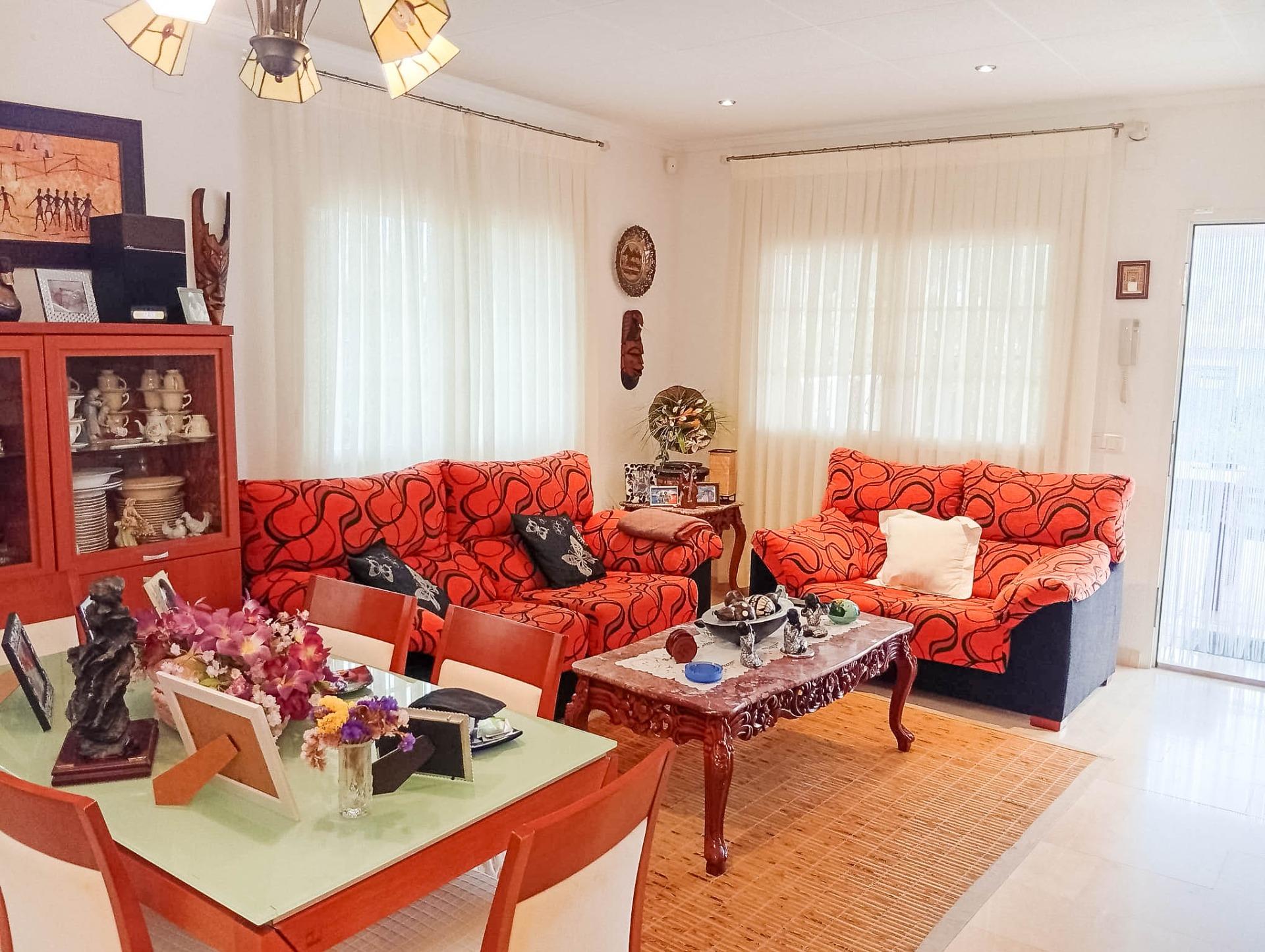 For sale - 4 Bedroom 2 Bathroom Villa in Torrevieja - La Siesta  - Alicante