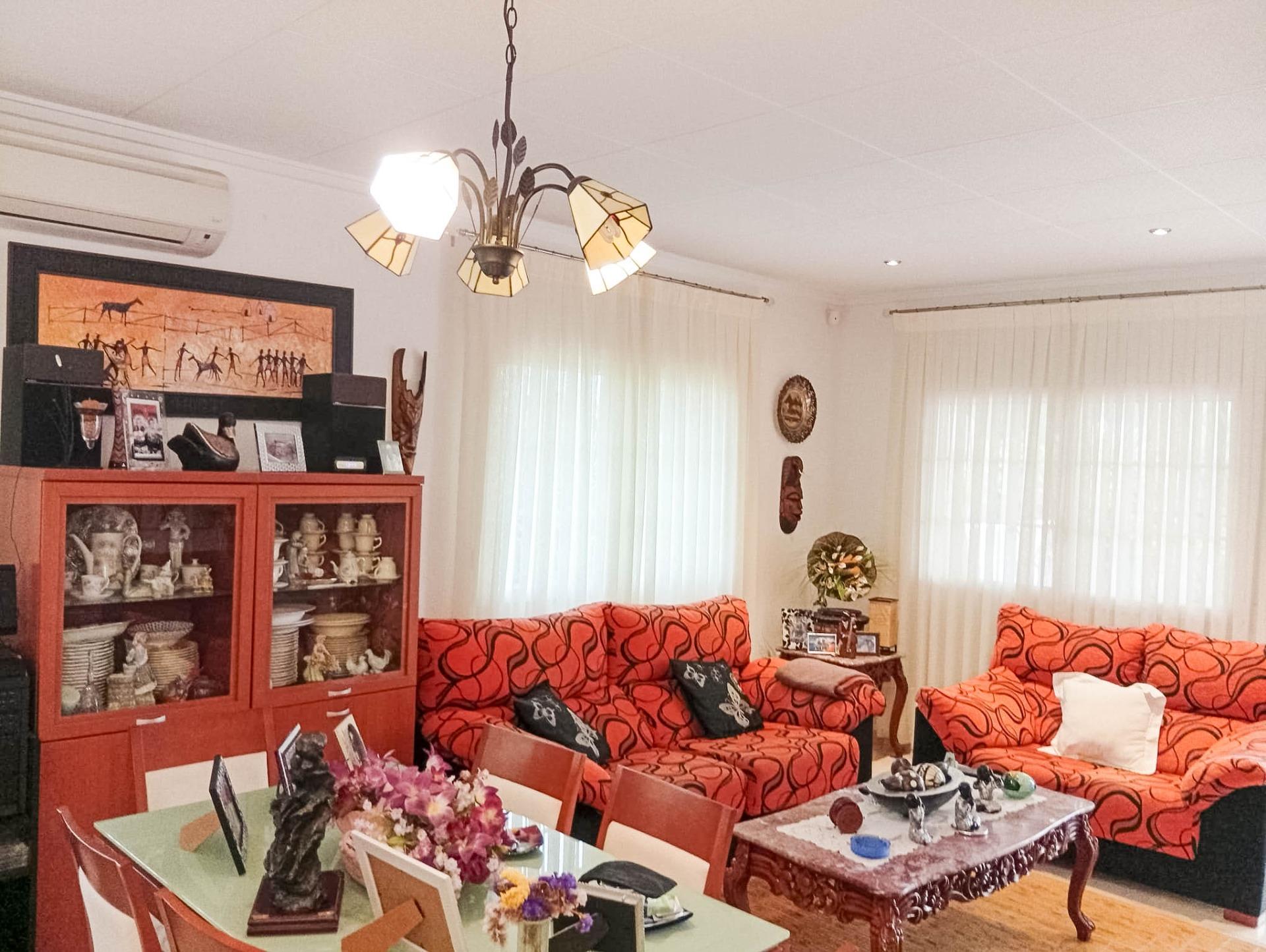 For sale - 4 Bedroom 2 Bathroom Villa in Torrevieja - La Siesta  - Alicante