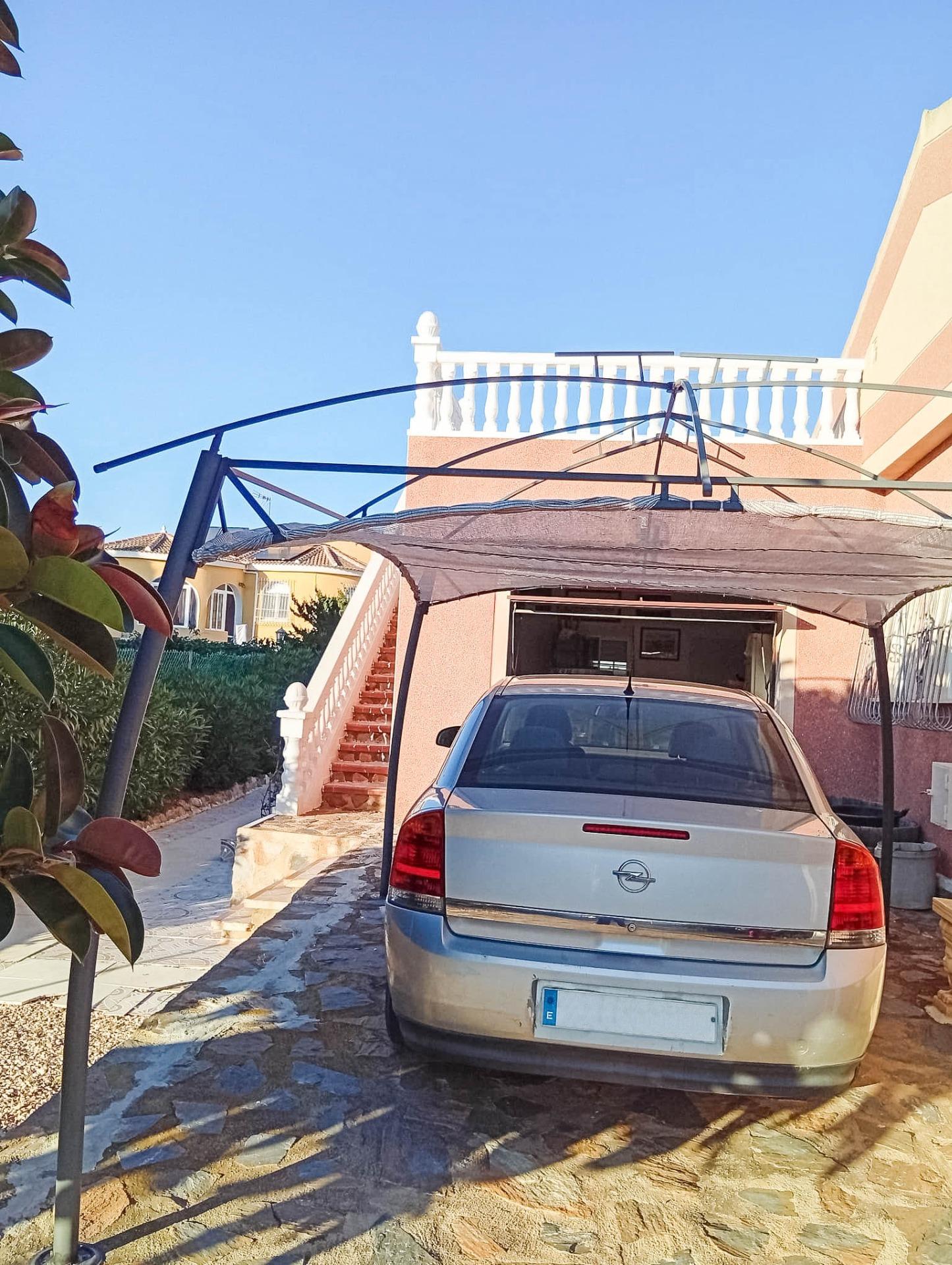For sale - 4 Bedroom 2 Bathroom Villa in Torrevieja - La Siesta  - Alicante