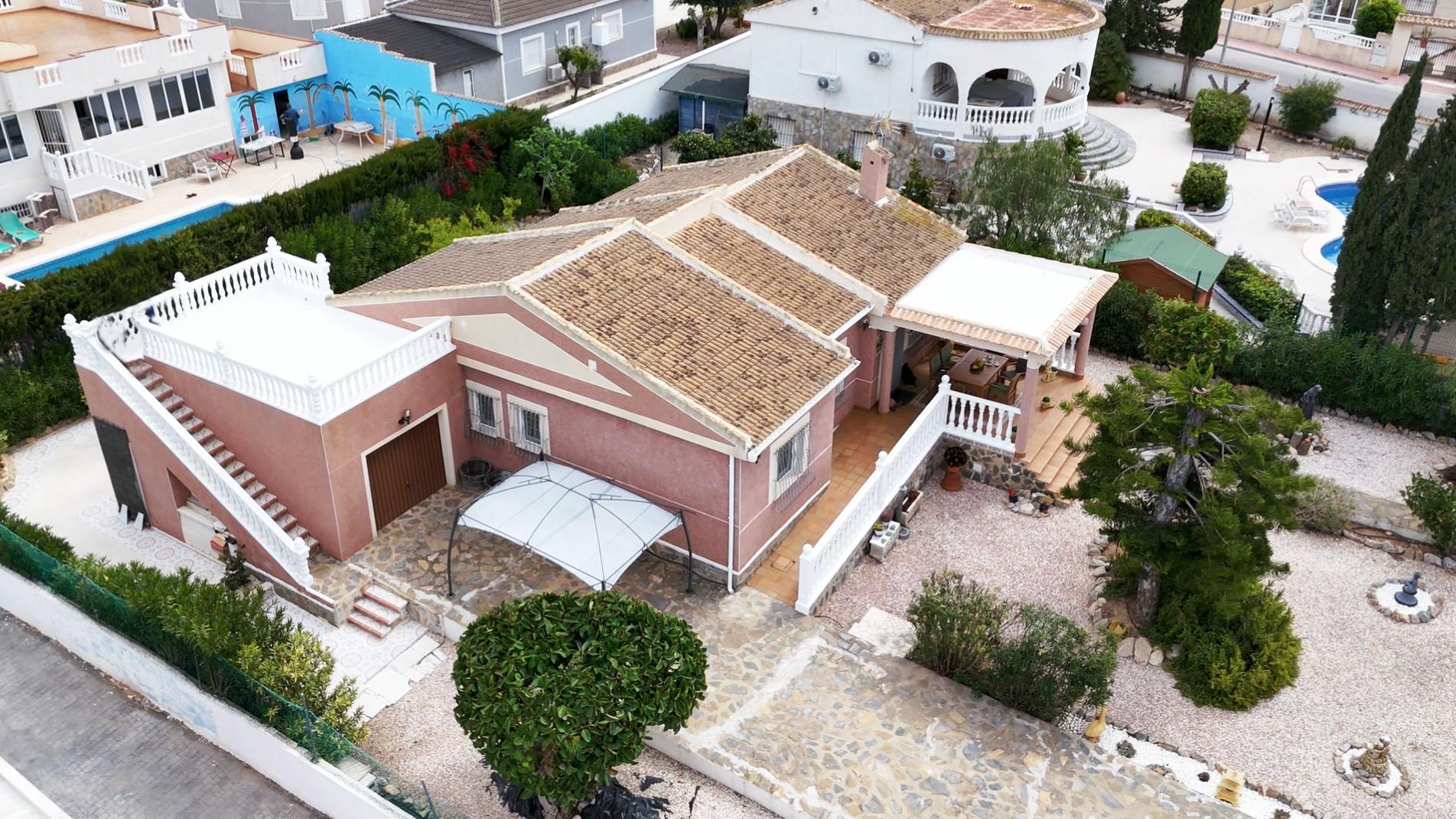 For sale - 4 Bedroom 2 Bathroom Villa in Torrevieja - La Siesta  - Alicante