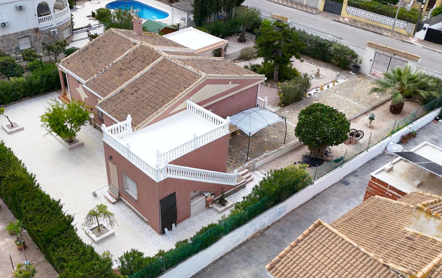 For sale - 4 Bedroom 2 Bathroom Villa in Torrevieja - La Siesta  - Alicante