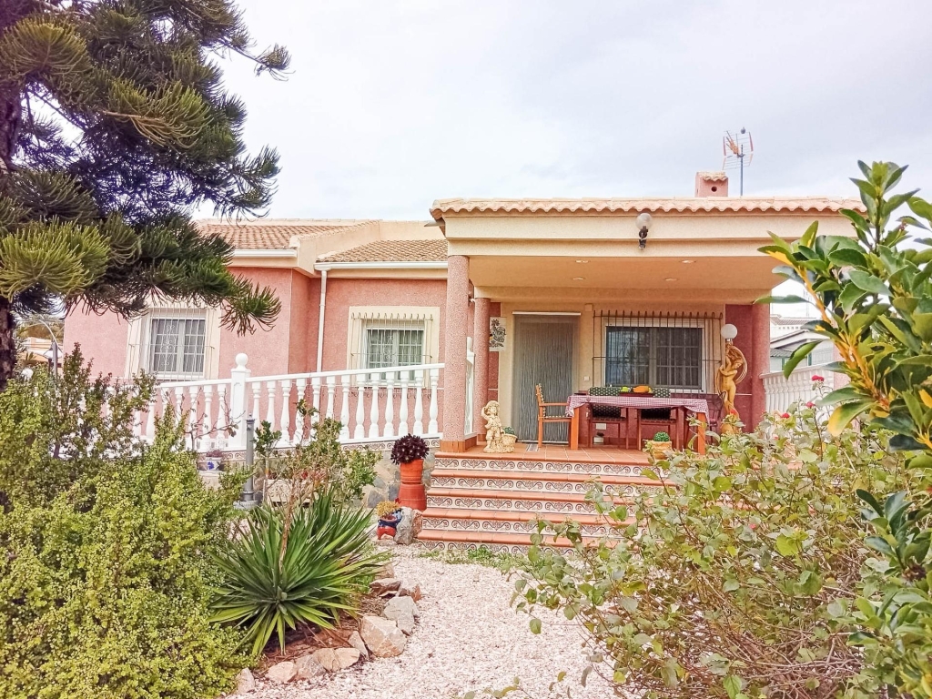 4 Bedroom 2 Bathroom Villa in Torrevieja