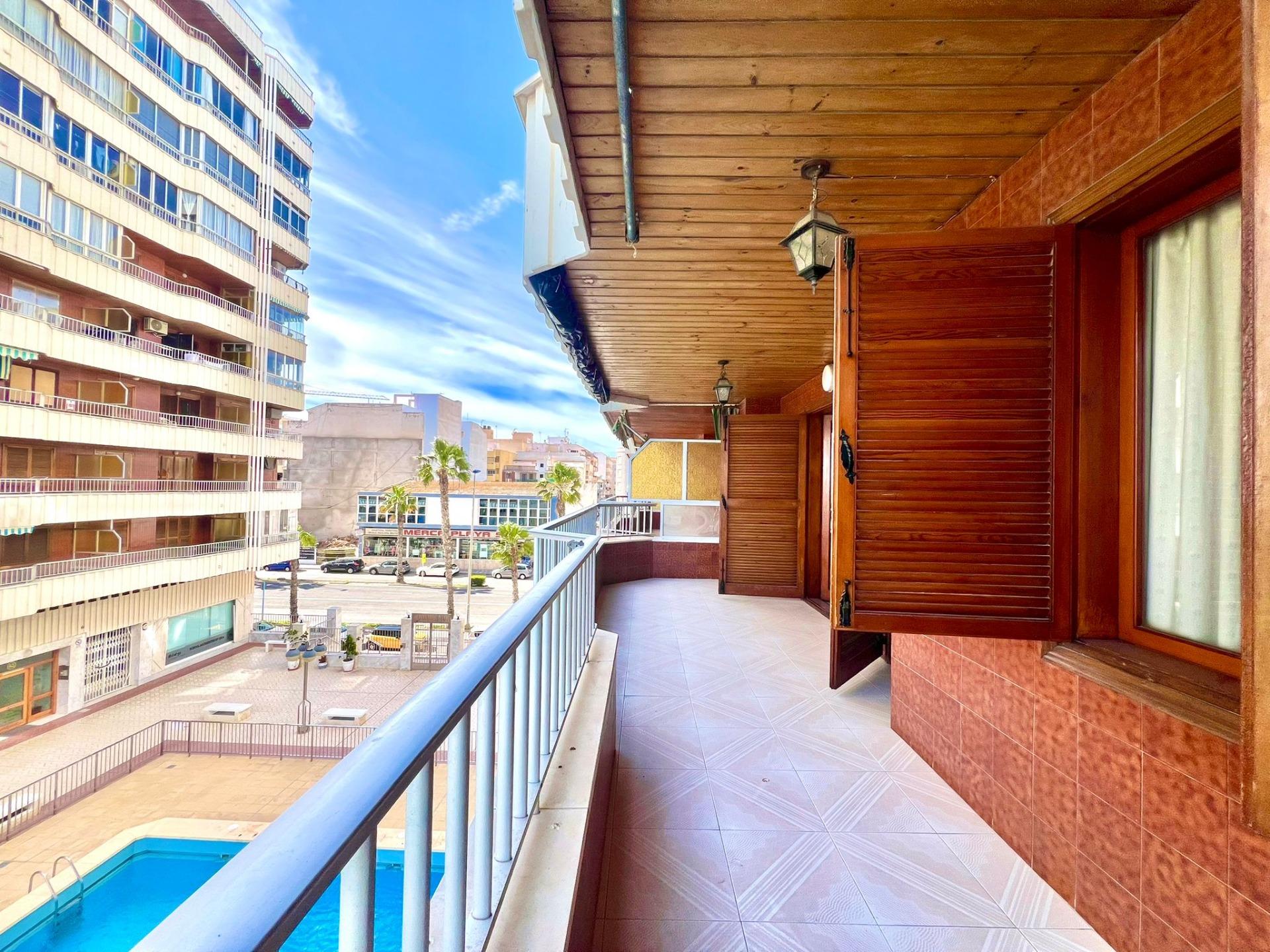 For sale - 3 Bedroom 1 Bathroom Apartment in Torrevieja - Acequion  - Alicante