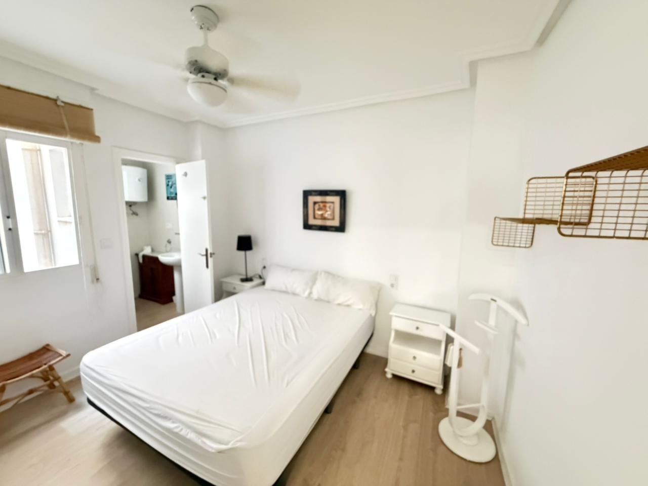 For sale - 2 Bedroom 1 Bathroom Apartment in Torrevieja - Playa Del Cura  - Alicante