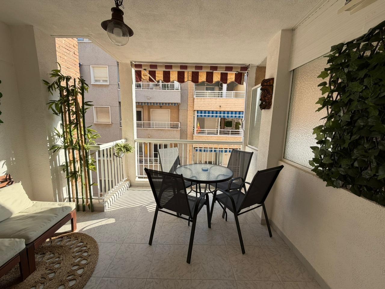 For sale - 2 Bedroom 1 Bathroom Apartment in Torrevieja - Playa Del Cura  - Alicante