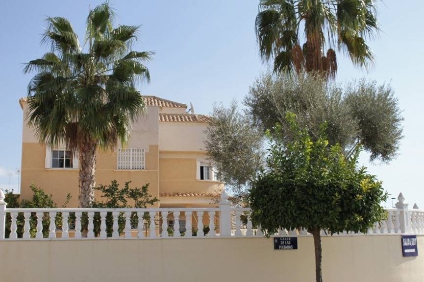 6 Bedroom 5 Bathroom Villa in Torrevieja
