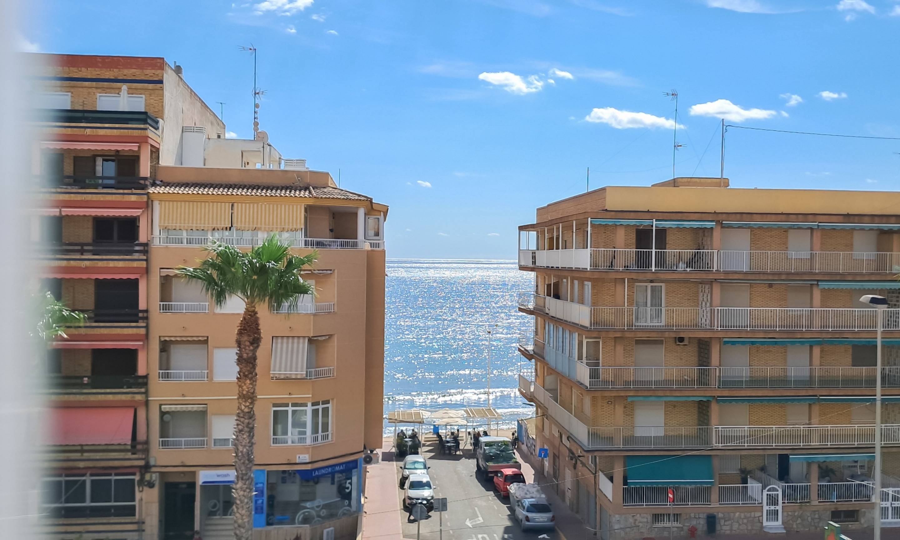 For sale - 3 Bedroom 2 Bathroom Penthouse in Torrevieja - Playa De Los Naufragos  - Alicante