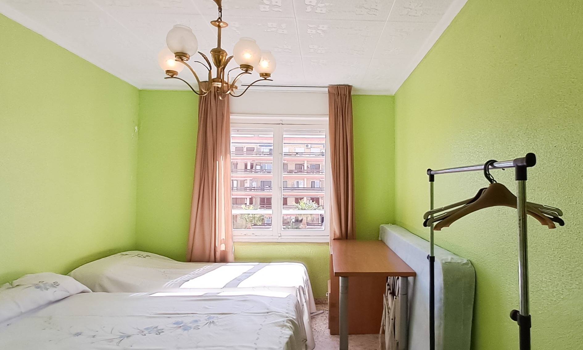 For sale - 3 Bedroom 2 Bathroom Penthouse in Torrevieja - Playa De Los Naufragos  - Alicante