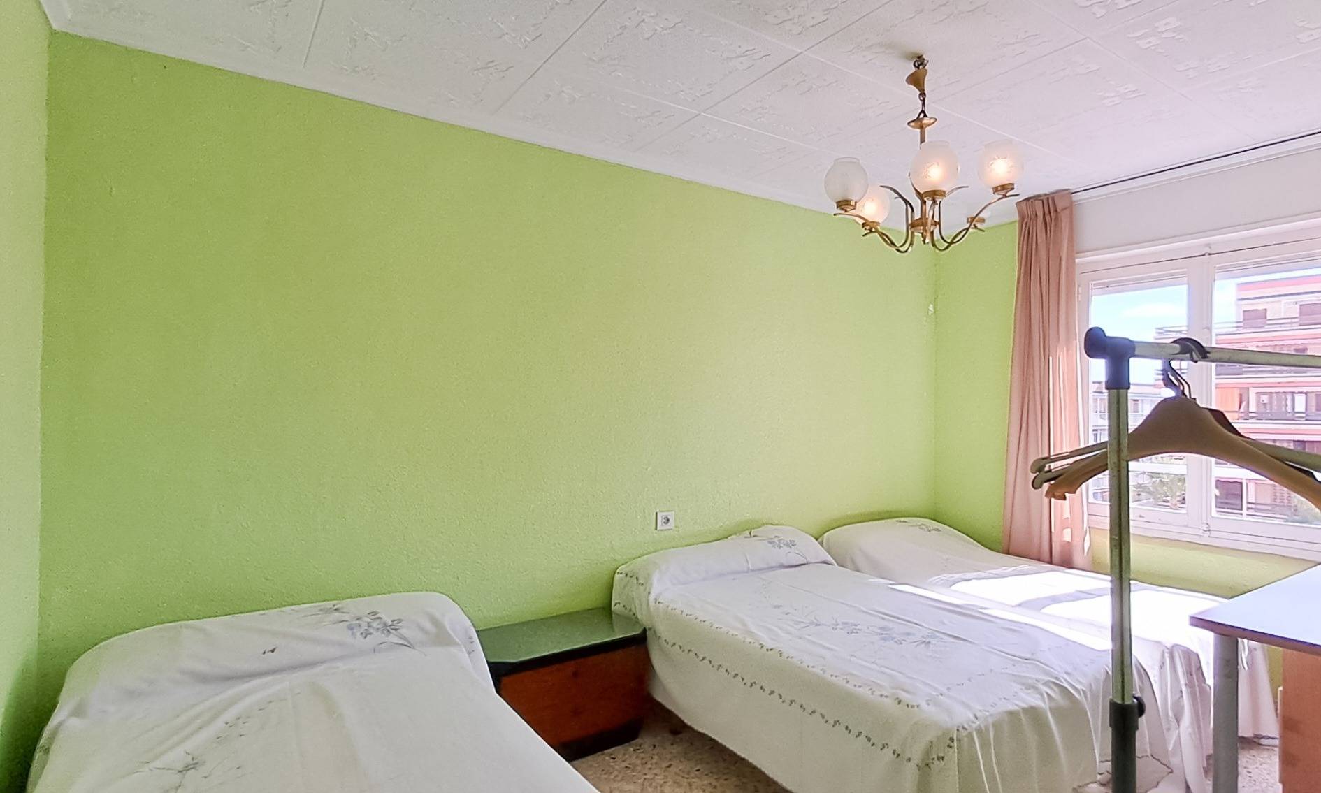 For sale - 3 Bedroom 2 Bathroom Penthouse in Torrevieja - Playa De Los Naufragos  - Alicante