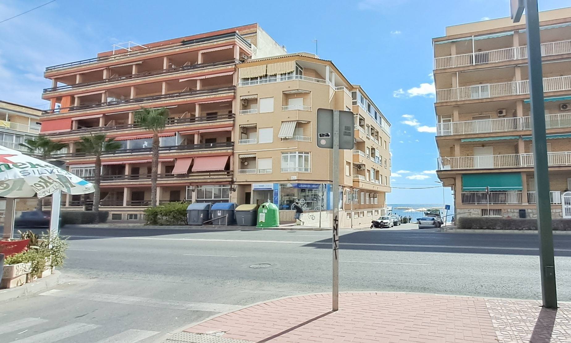 For sale - 3 Bedroom 2 Bathroom Penthouse in Torrevieja - Playa De Los Naufragos  - Alicante