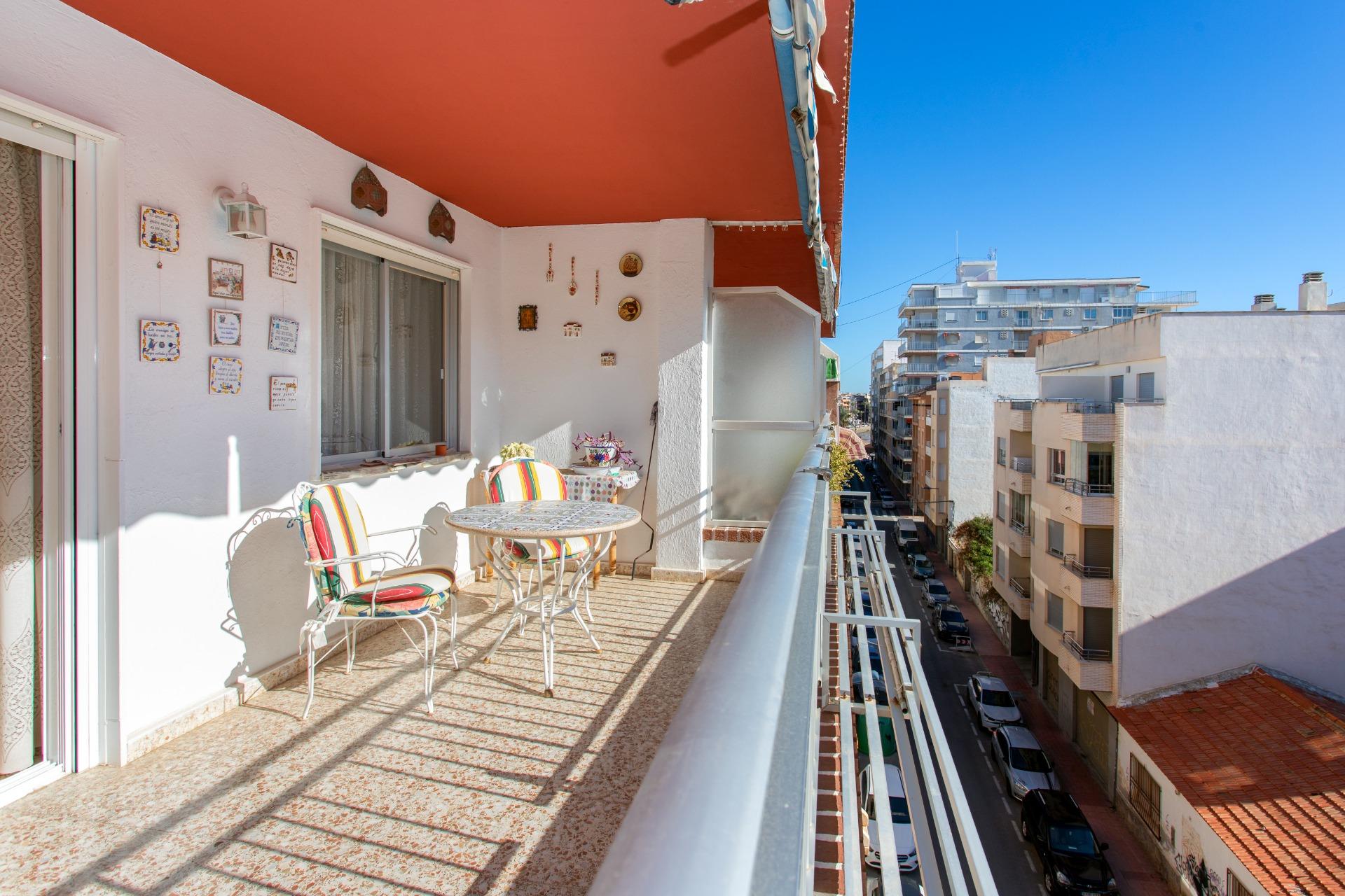 For sale - 3 Bedroom 2 Bathroom Penthouse in Torrevieja - Playa Del Cura  - Alicante