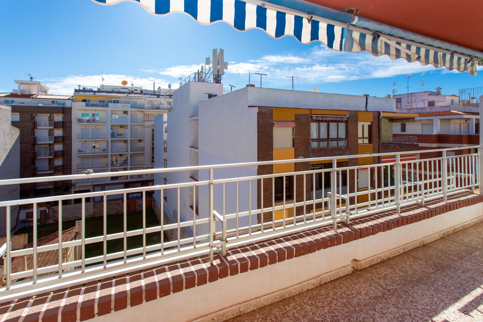 For sale - 3 Bedroom 2 Bathroom Penthouse in Torrevieja - Playa Del Cura  - Alicante