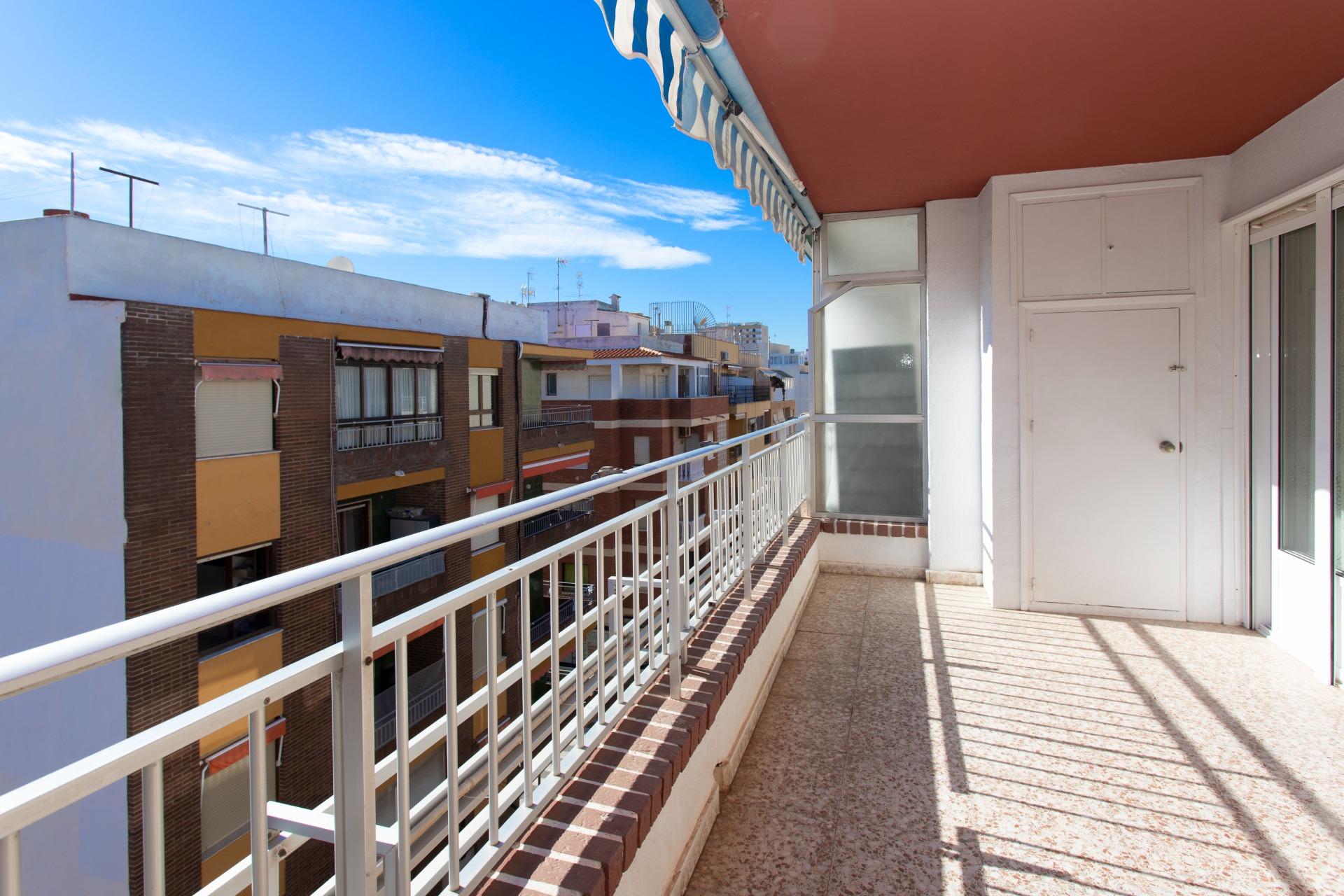 For sale - 3 Bedroom 2 Bathroom Penthouse in Torrevieja - Playa Del Cura  - Alicante