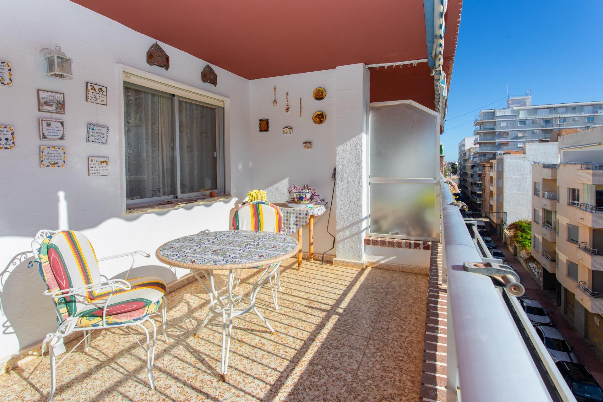 For sale - 3 Bedroom 2 Bathroom Penthouse in Torrevieja - Playa Del Cura  - Alicante
