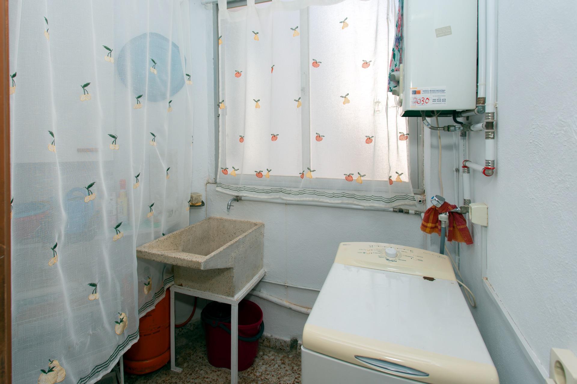 For sale - 3 Bedroom 2 Bathroom Penthouse in Torrevieja - Playa Del Cura  - Alicante